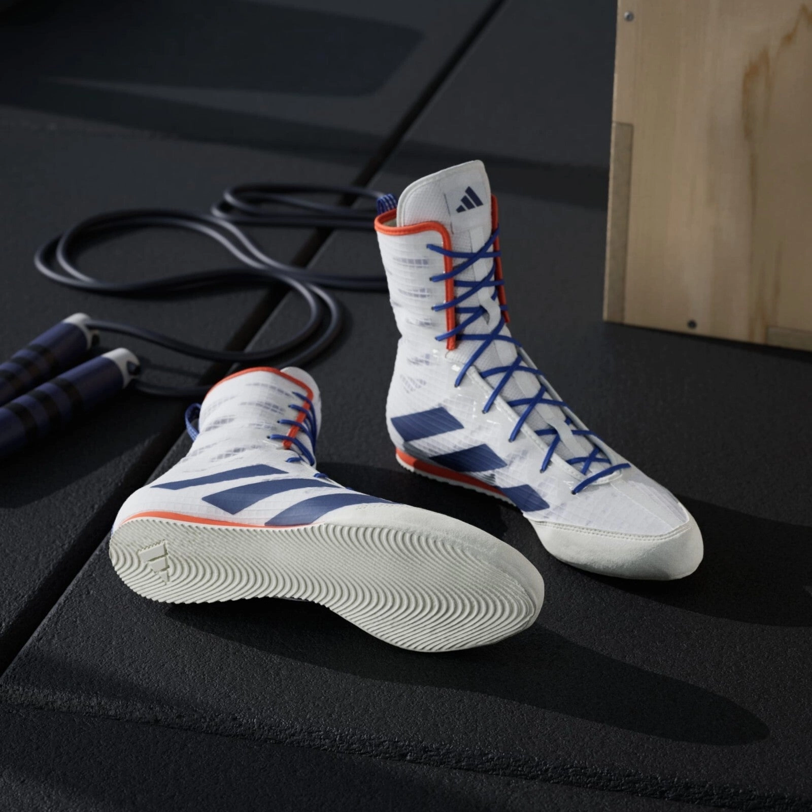 adidas Box Hog 4 Boxing Boots Mens White / Blue Mountain Proof Winter Fashion