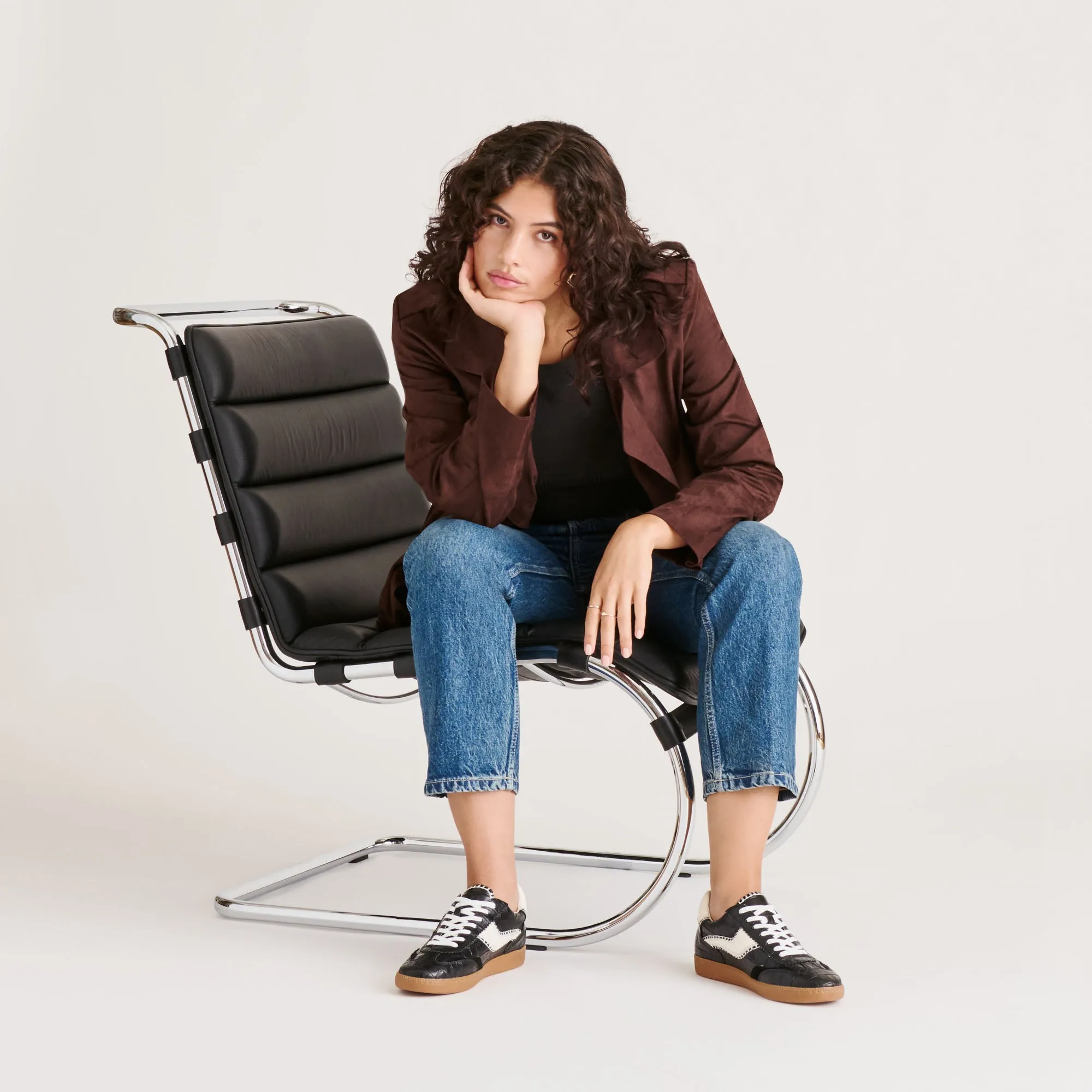 Elastic Straps Slip Resistant Tread Pattern NOTICE STITCH SNEAKERS NOIR CROCO EMBOSSED LEATHER