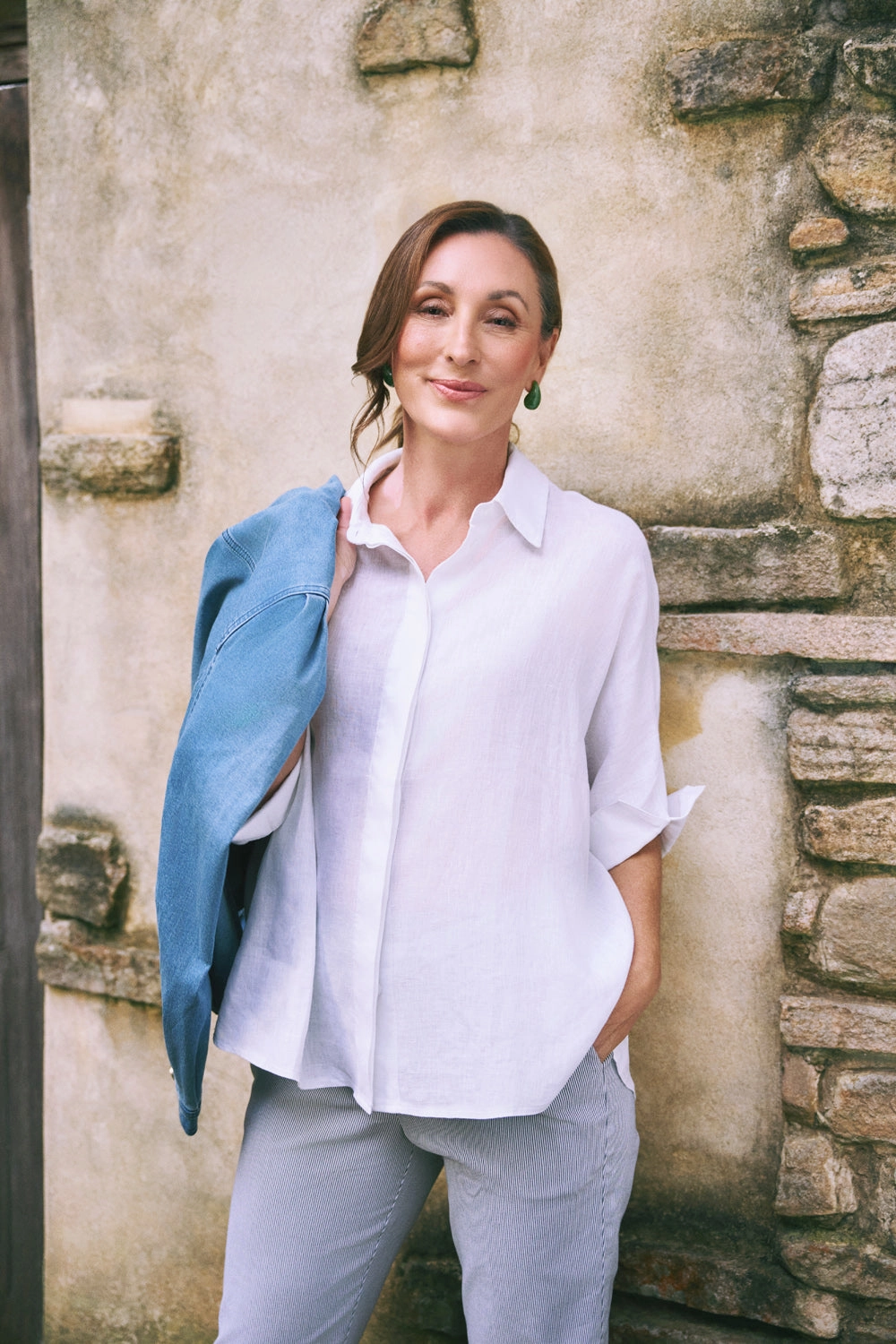 Reinforced Neckline Detail Relaxed Light Weight Shirt ?C White