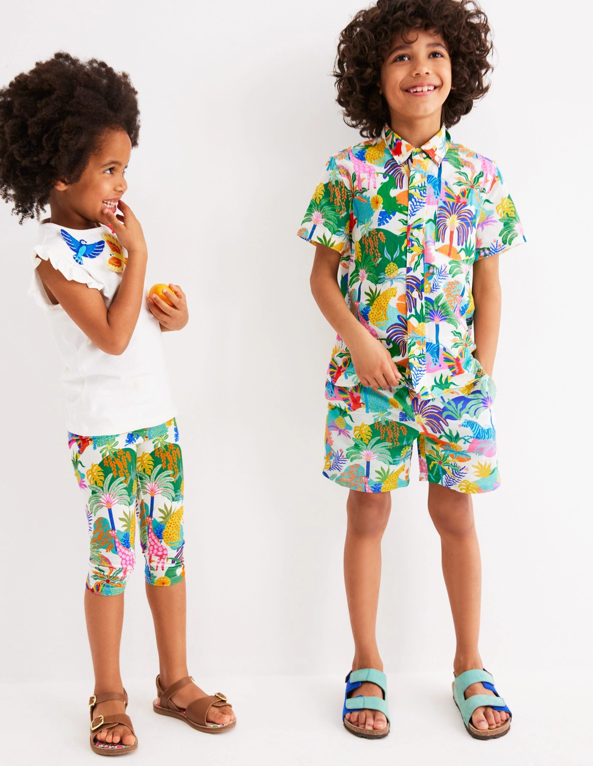 Moisture Management System Versatile Comfort Cotton Linen Shorts-Ivory Multi Jungle