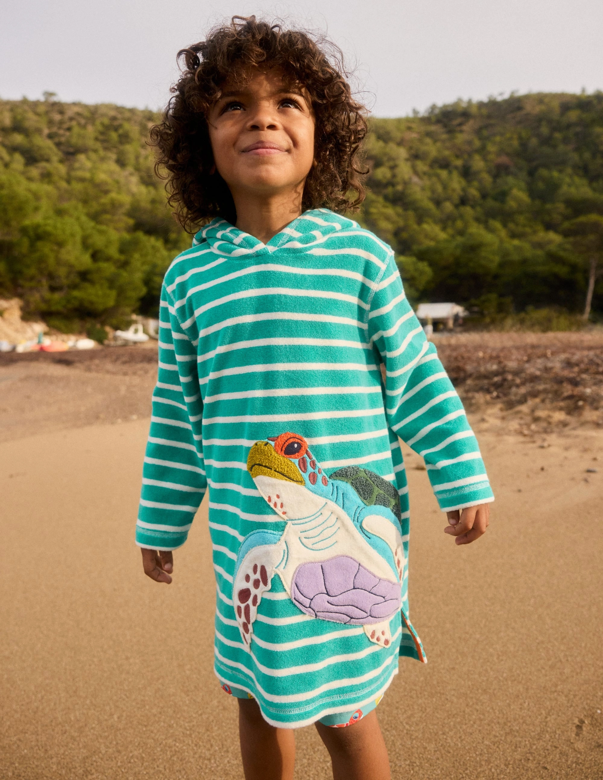 Appliqu?? Towelling Throw-on-Aquamarine Blue Turtle Saltwater Resilient