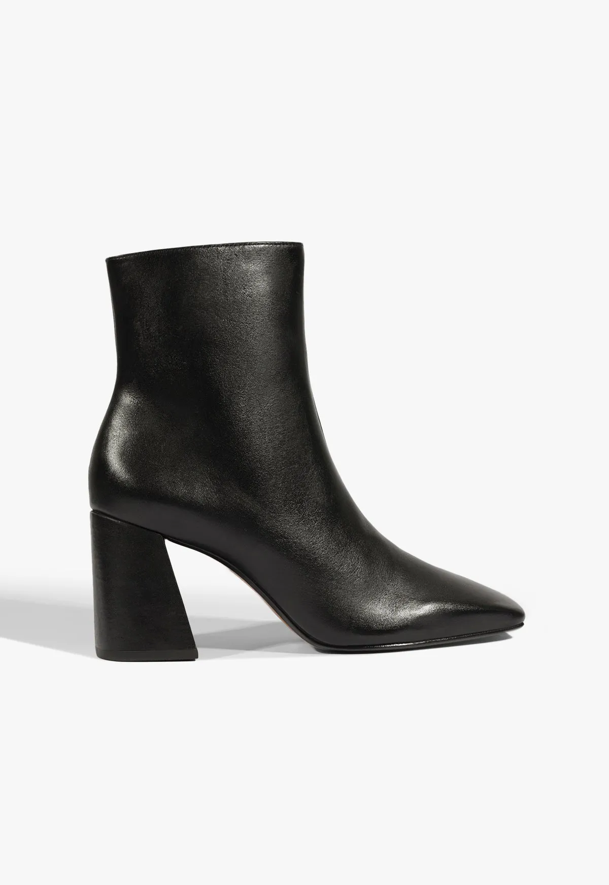 Sustainable Material Blend Effortless Look Leia Leather Bootie