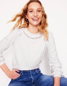 Daisy Long Sleeve Top-White Breathable Design contrast