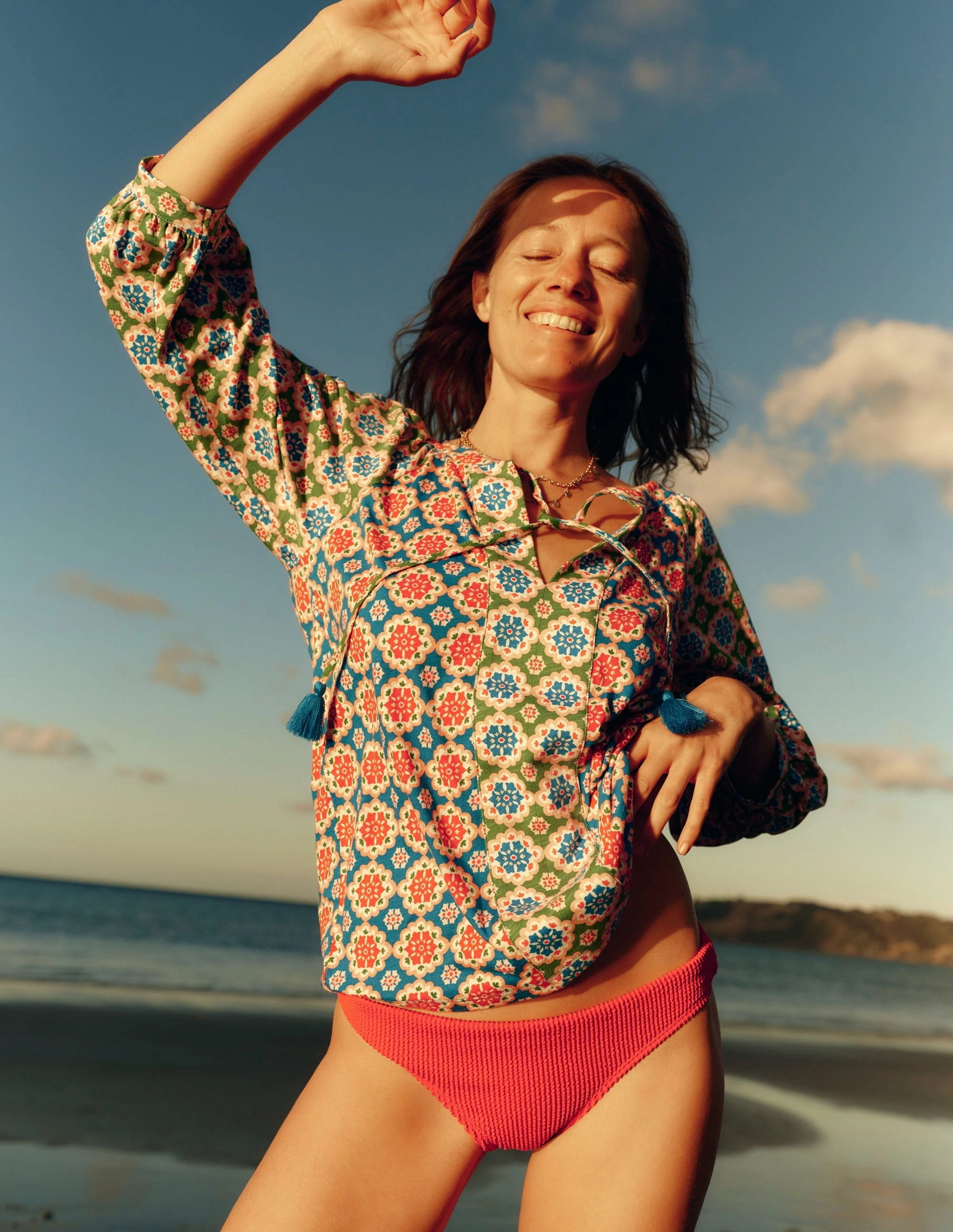 Fun and Relaxed Blouson Sleeve Raglan Top-Bloom Geo