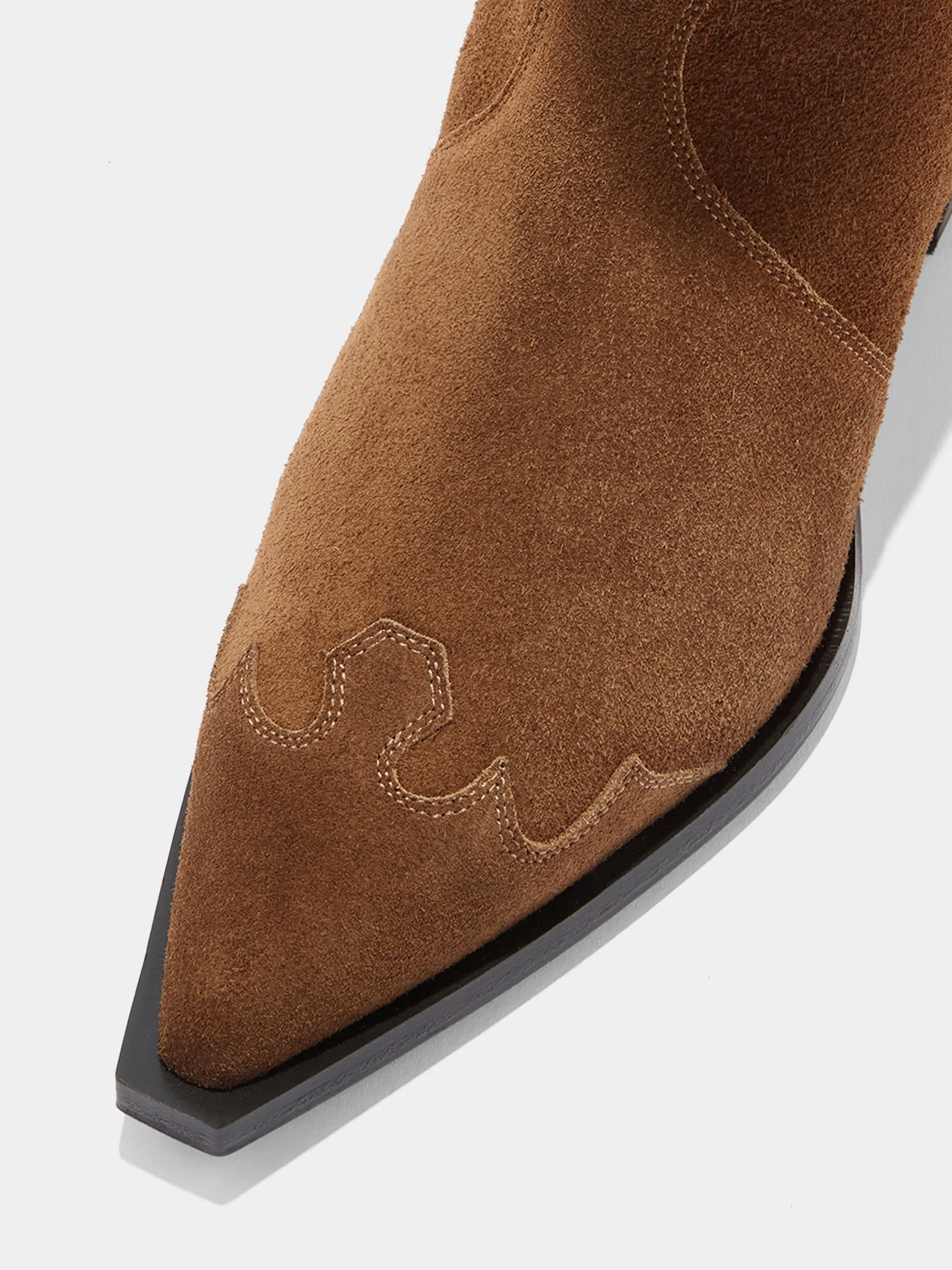 Travel-friendly Classic Boots Hester Suede Ankle Boots