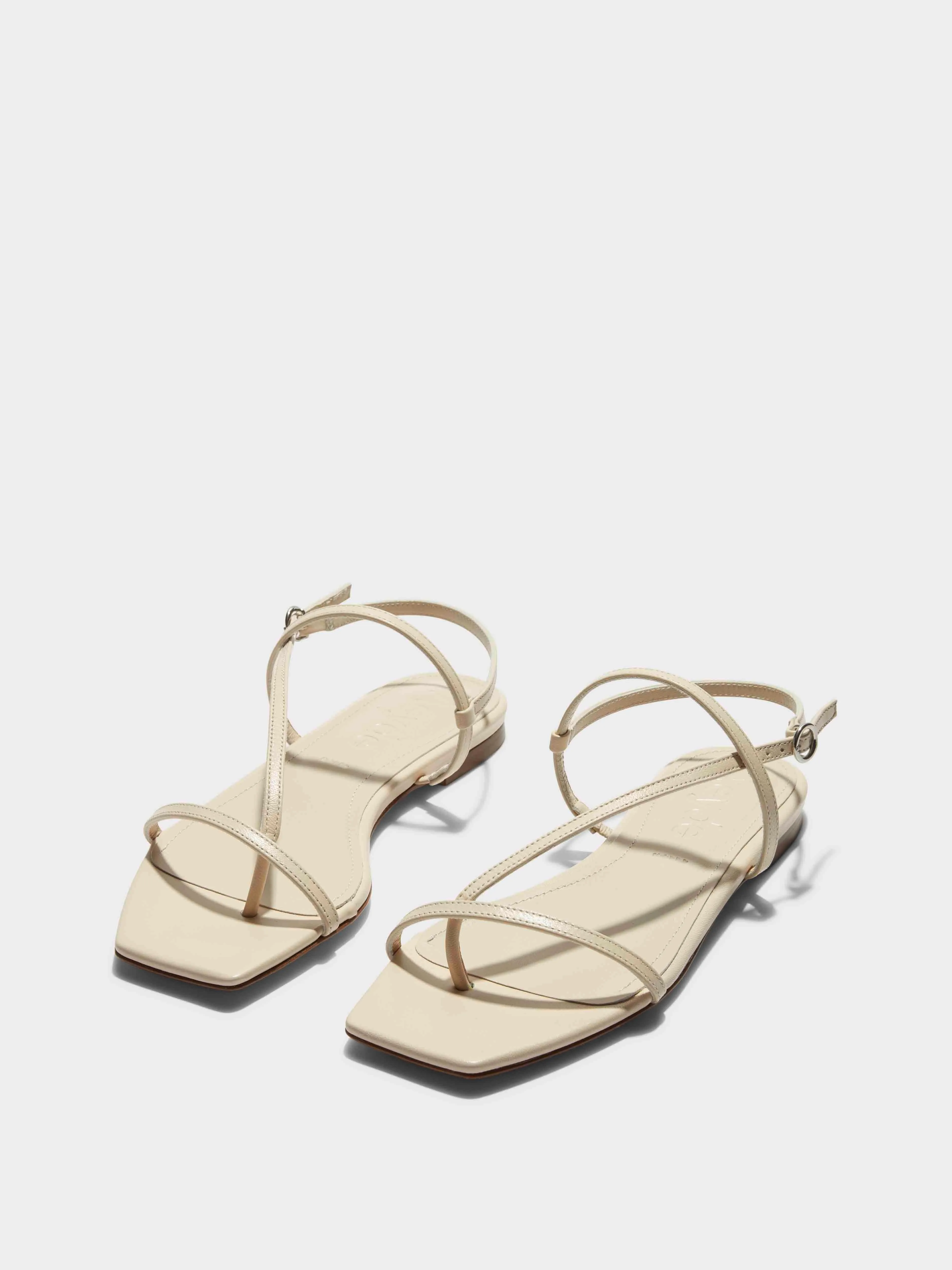 Relaxed Beach Shoes Ella Leather Toe-Post Sandals