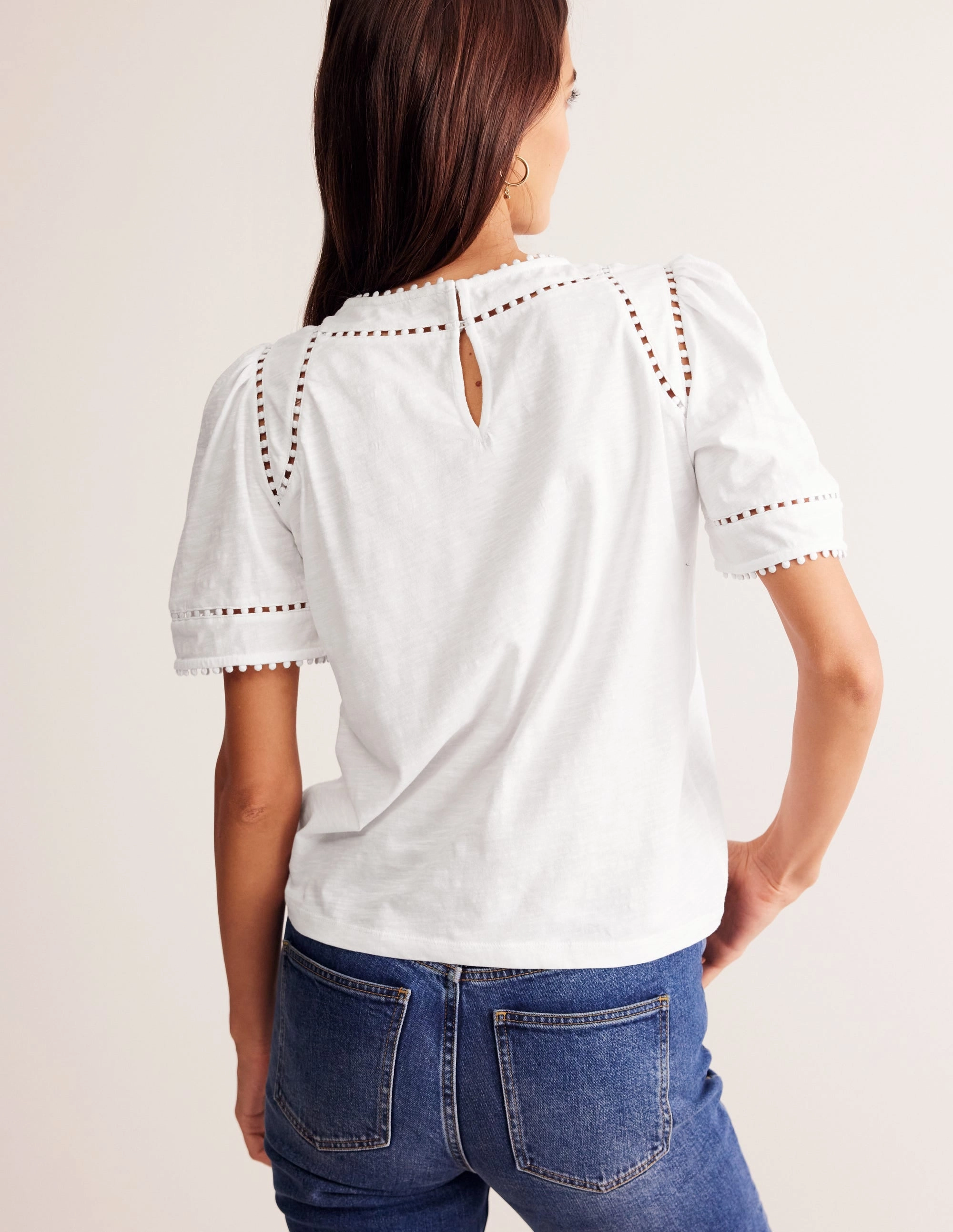 Mila Trim Detail Top-White Chilly Weather Style