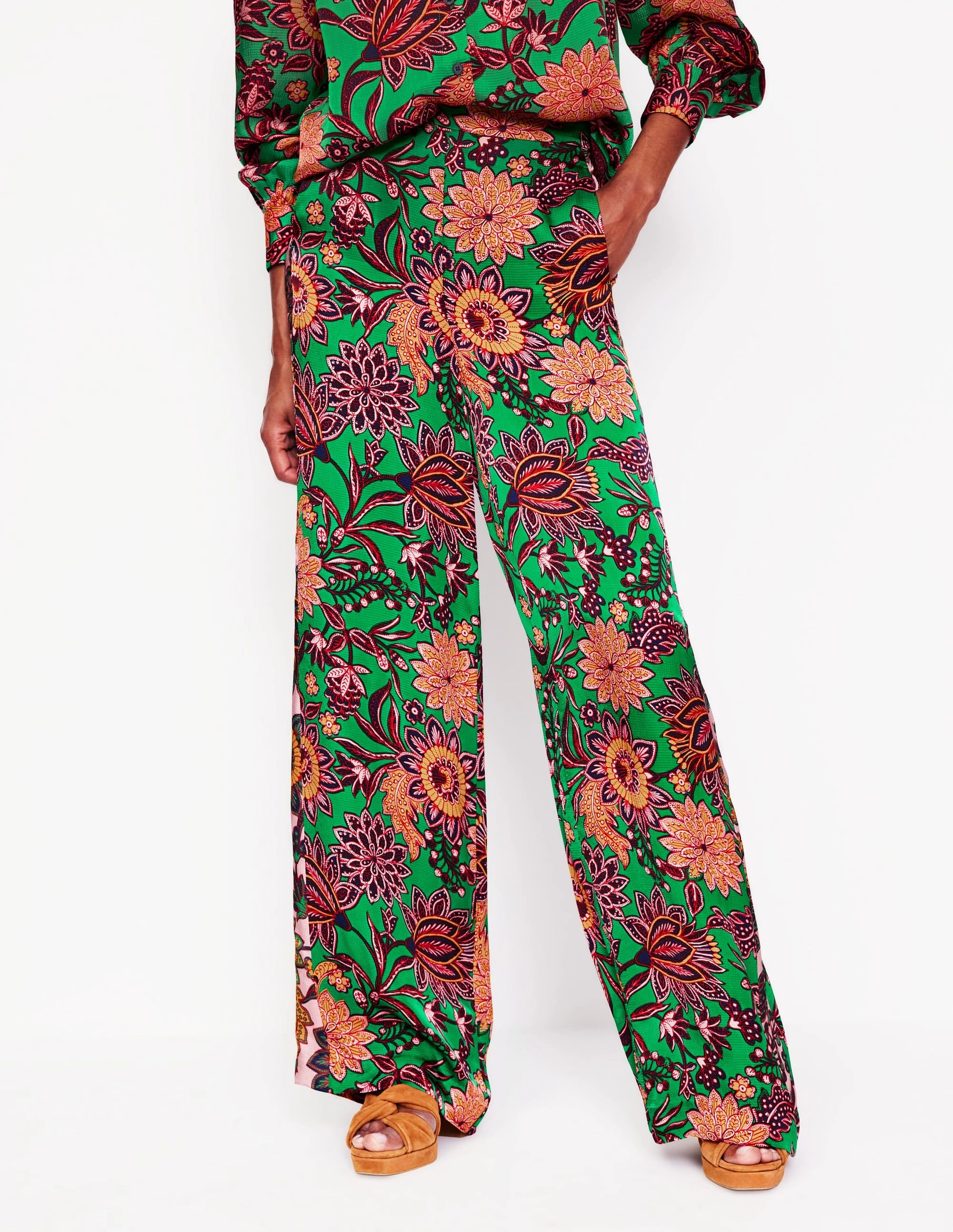 Non-Binding Fit Wide Leg Pull-on Trousers-Rich Emerald, Ornate Bud