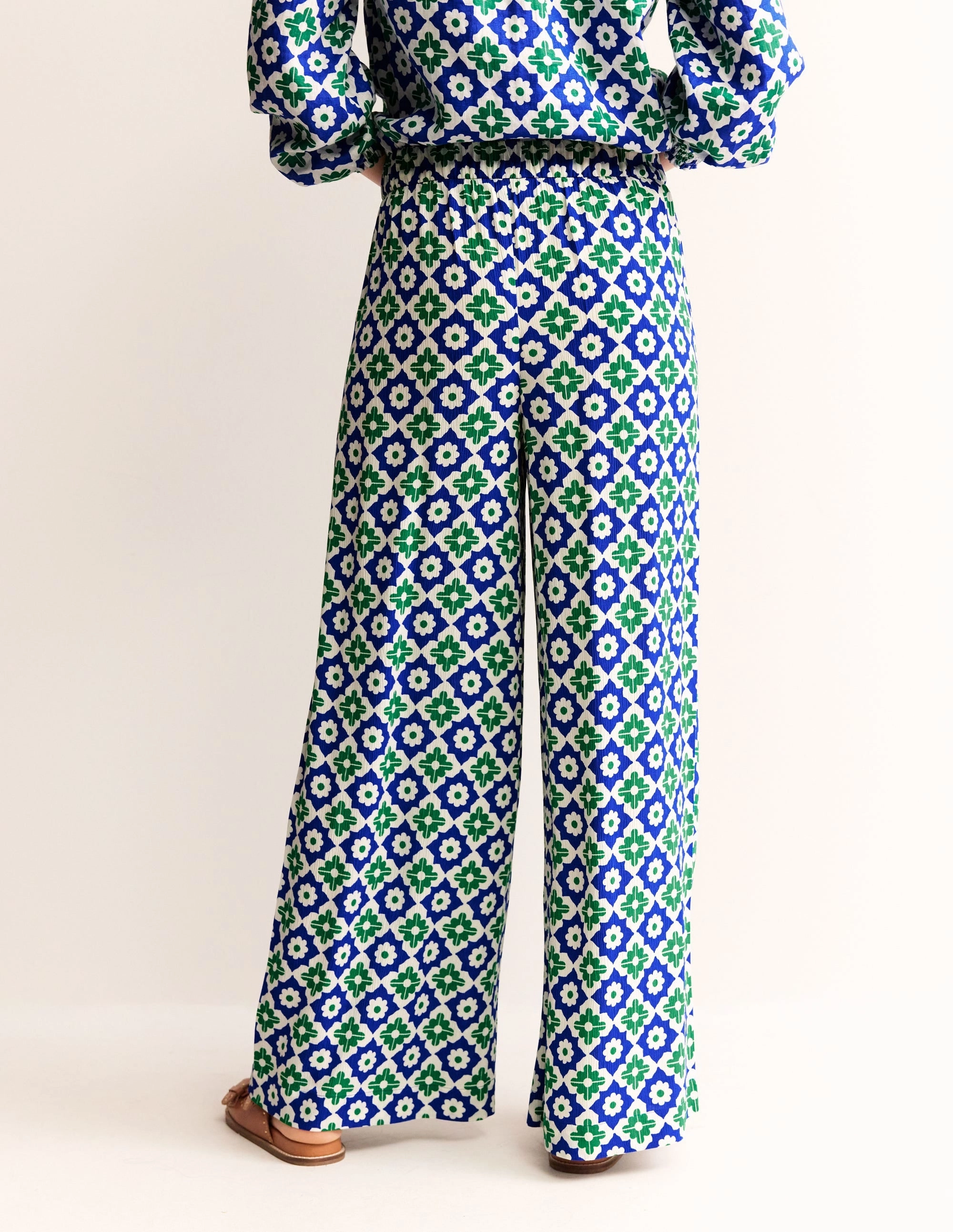 Crinkle Wide Trousers-Green Tambourine, Geometric Seasonless wear