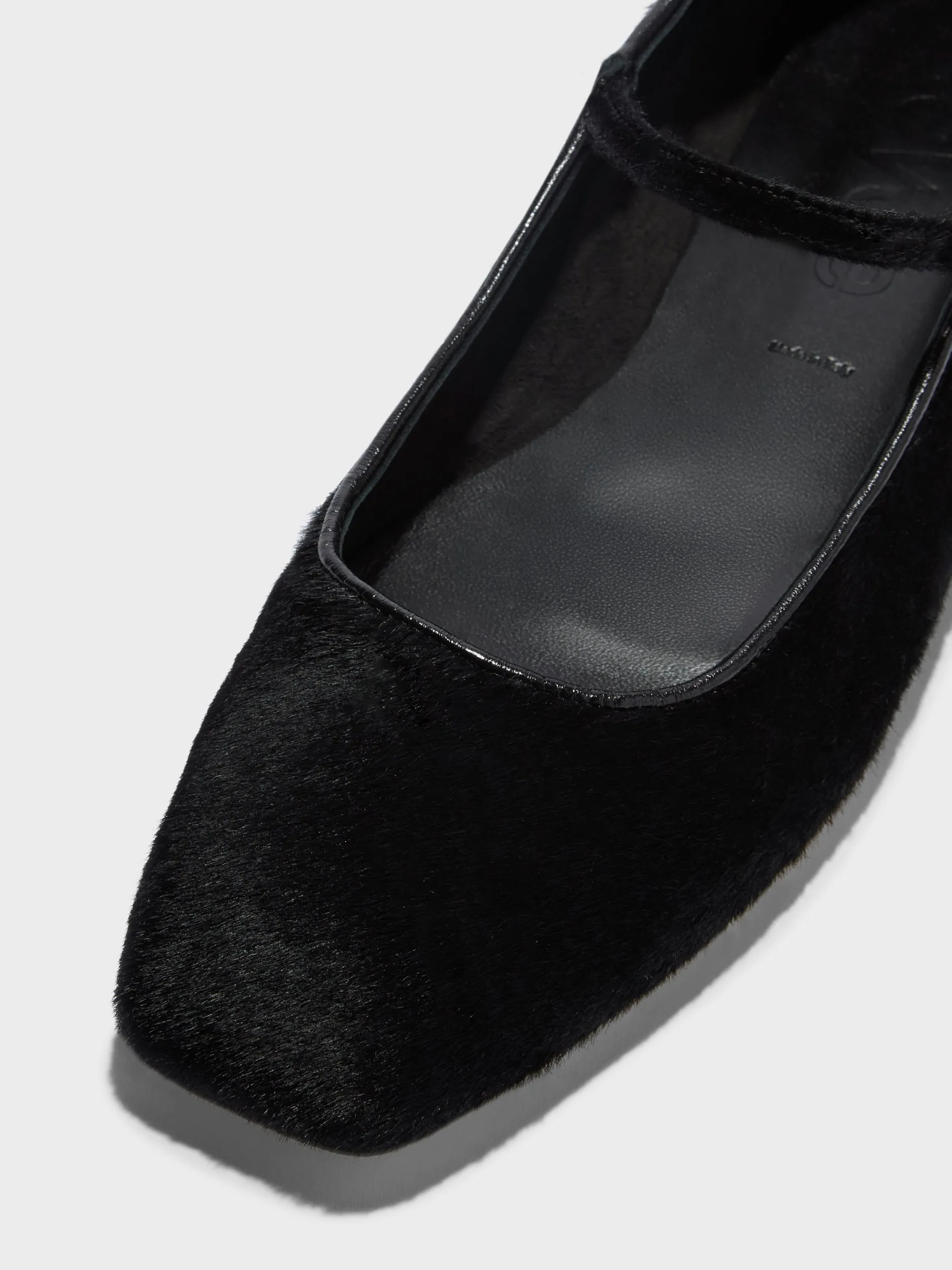 Uma Ponyhair Flats Secure Step