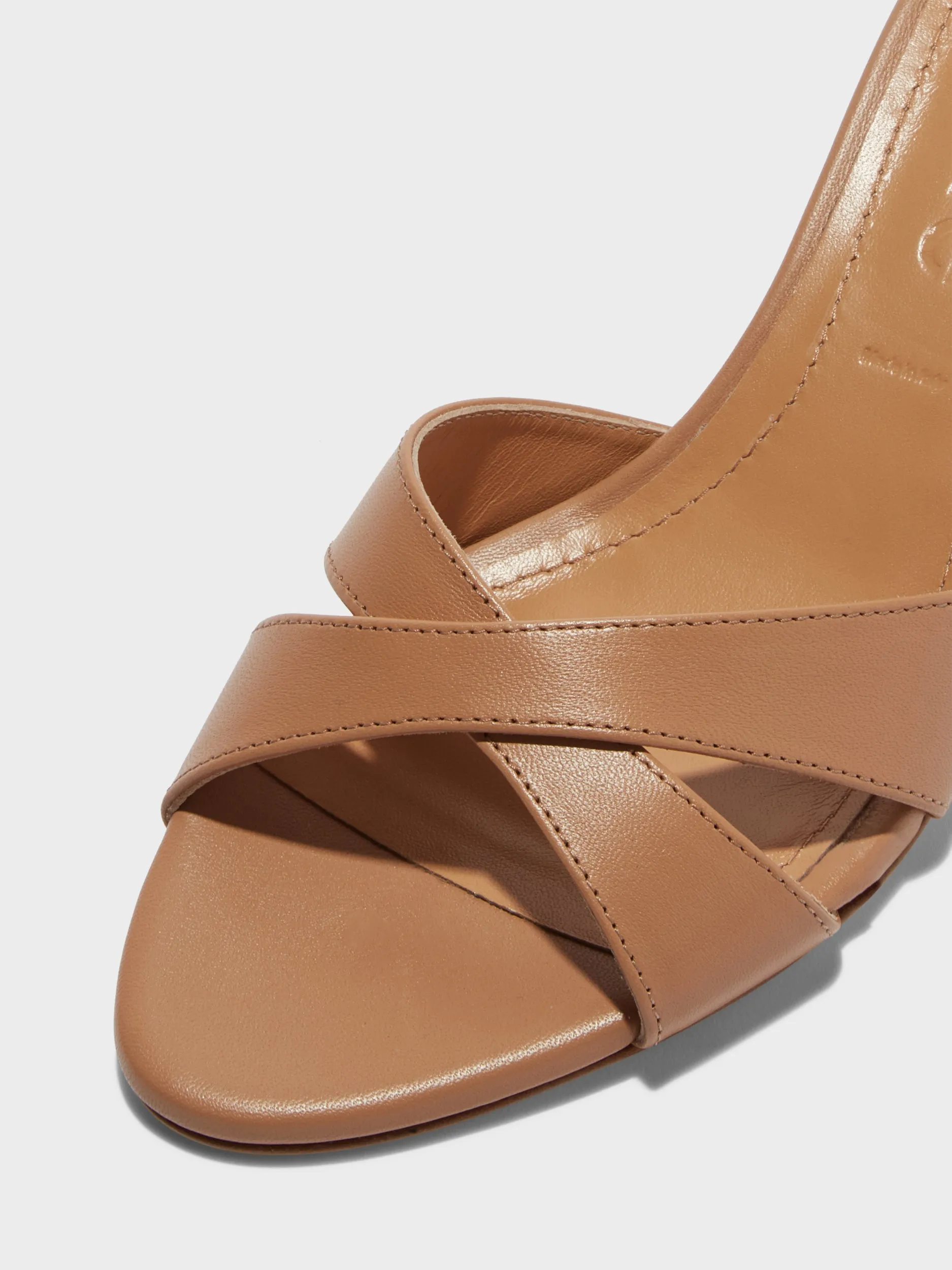 Vero Leather Mules Low Top Style