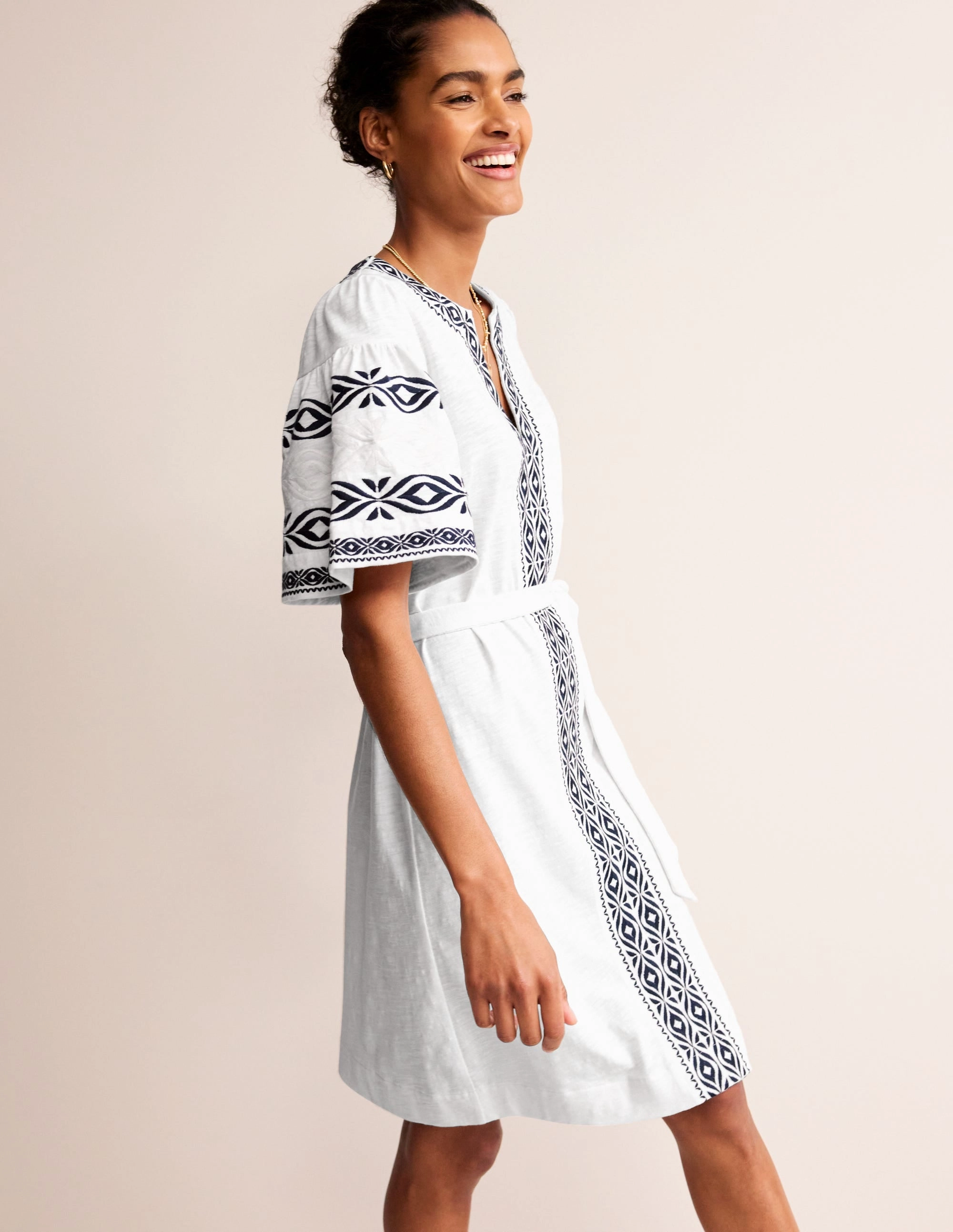 Embroidered Jersey Short Dress-White Soft Design
