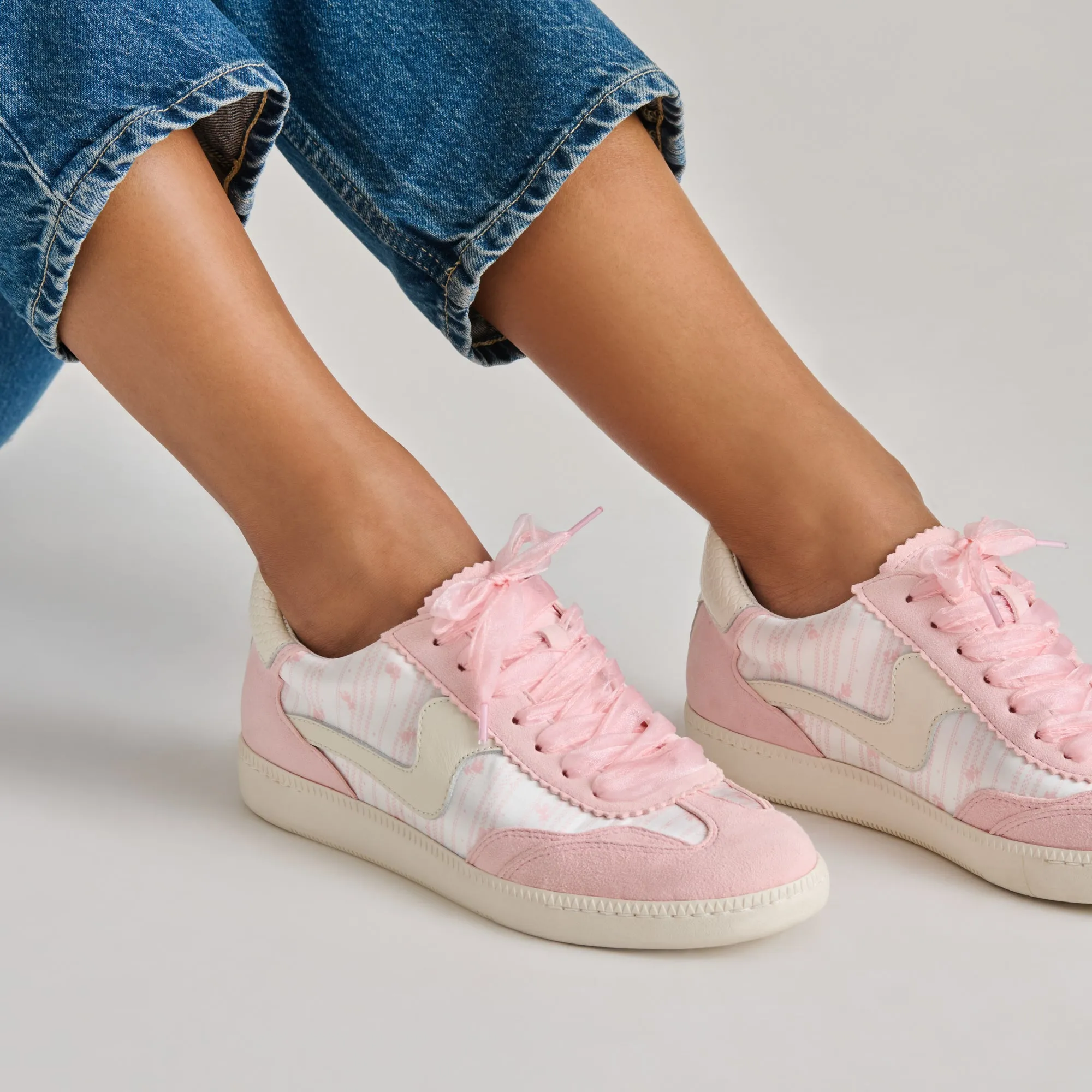 NOTICE X BYRDIE GOLF SNEAKERS PINK FLORAL NYLON Better Form Work Walk