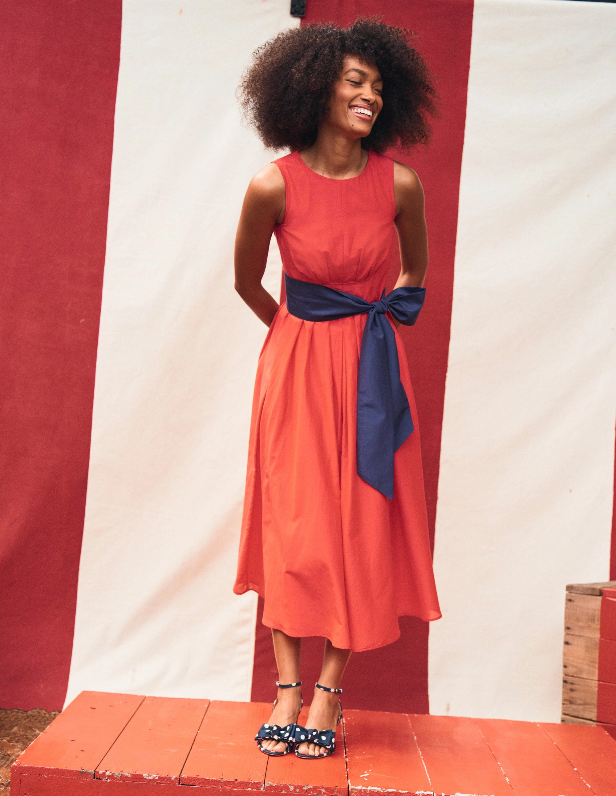 velvet feel Minimal Harmony Pleated Sleeveless Dress-Poppy Red