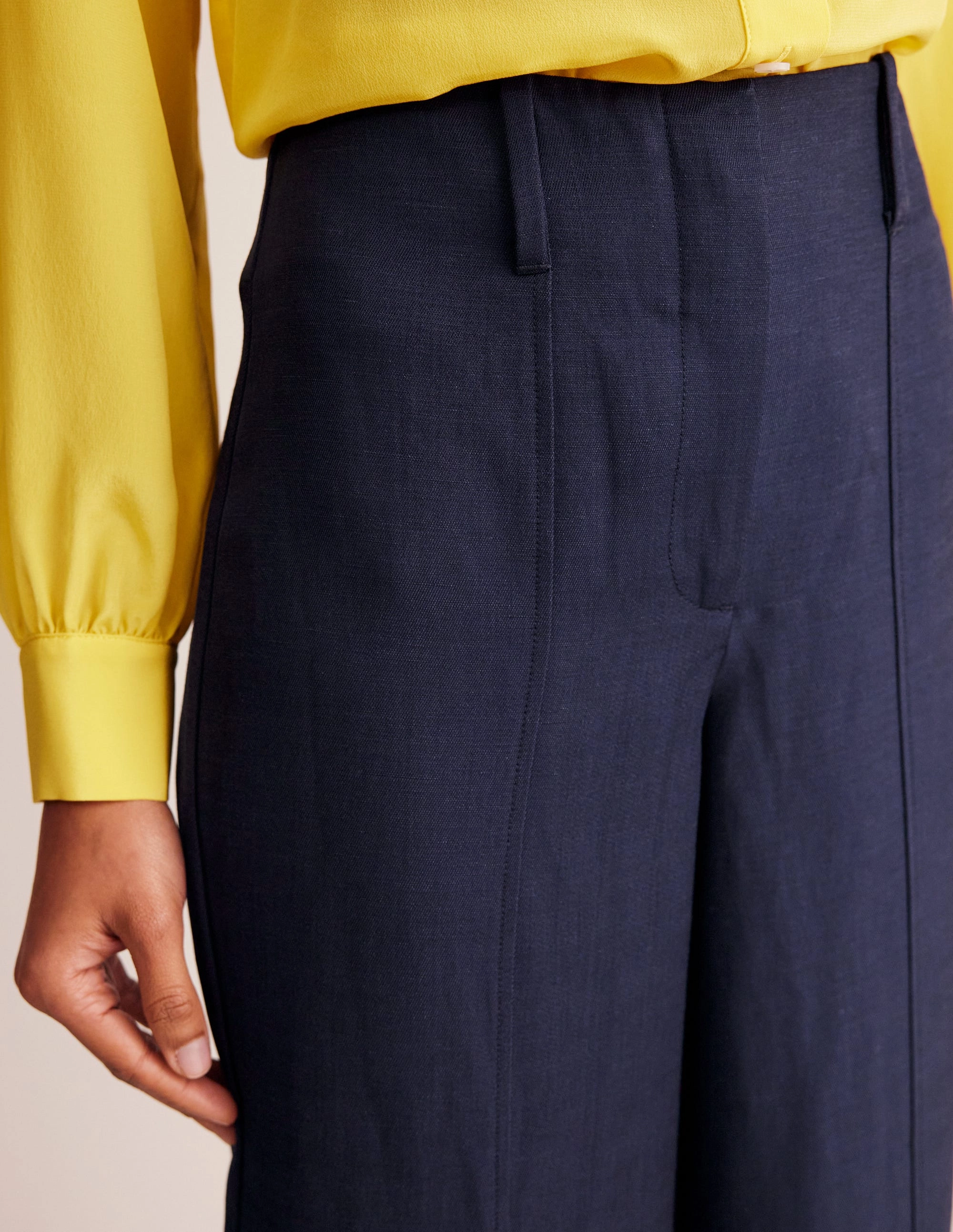 Durable Seams Flexible Knee Panels Cropped Twill Trousers-Navy