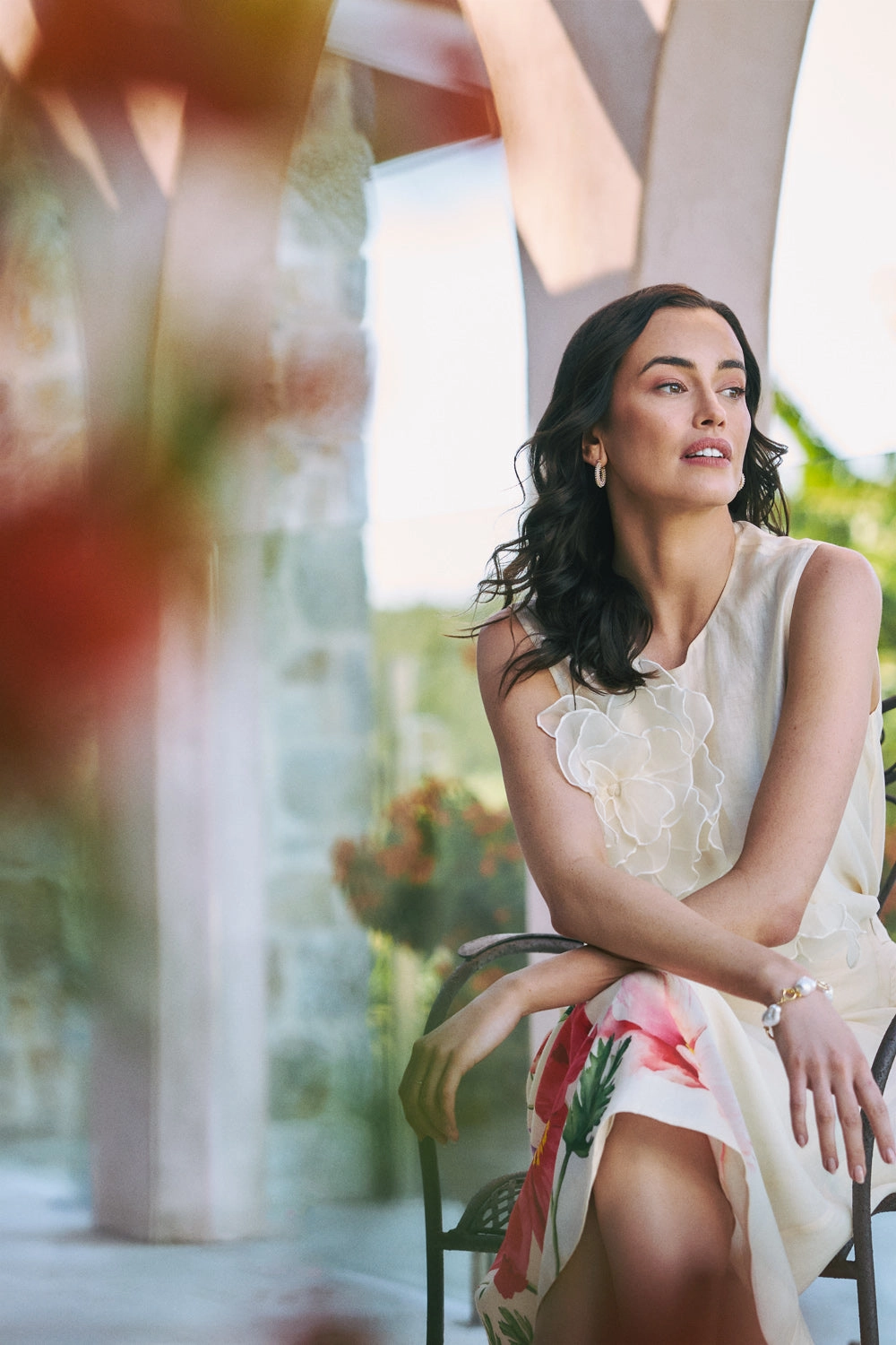 SlimFitAdaptation DoubleStitched Hemming Floral Appliqu?? ?C Cream