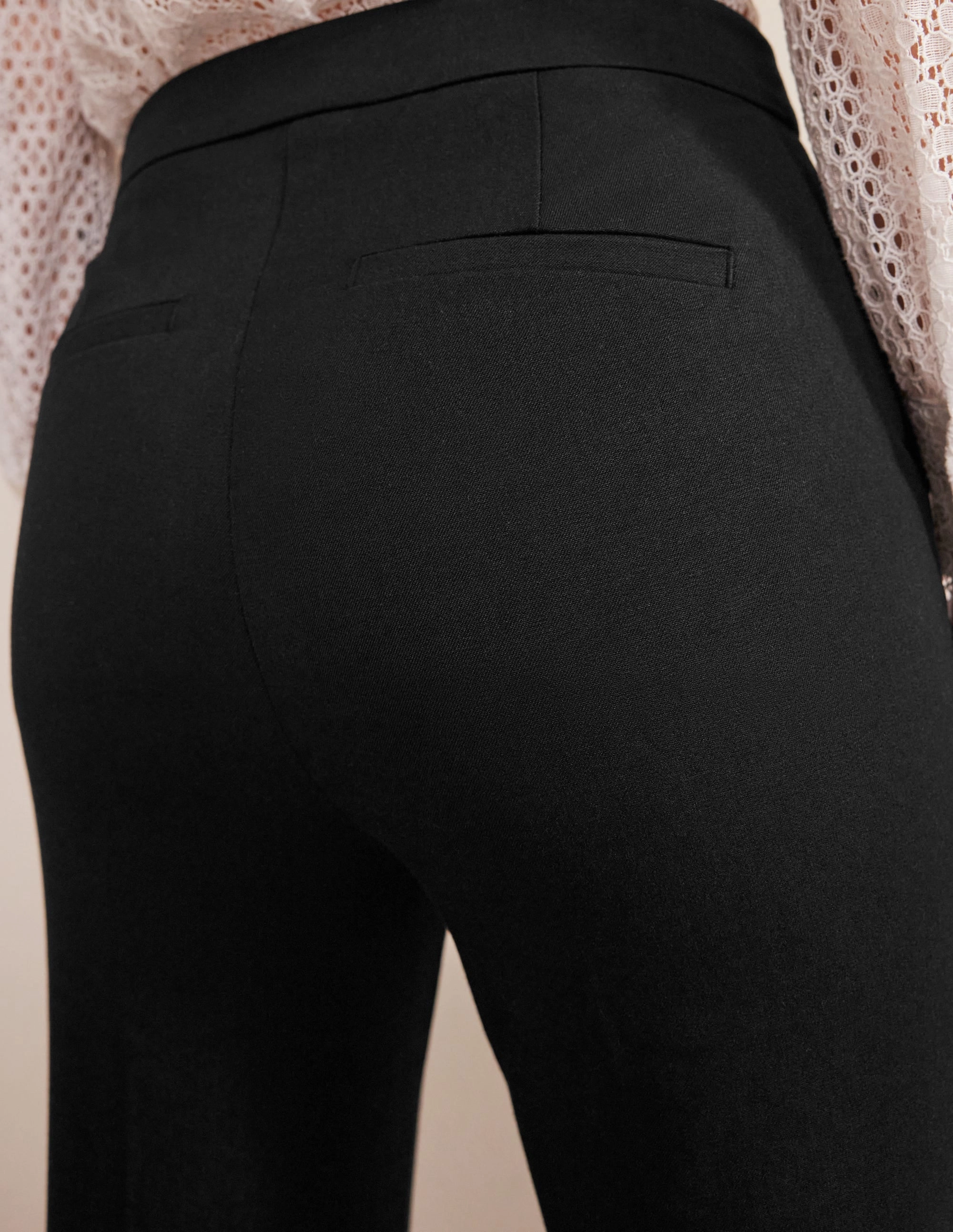 High Durability Thread Bi-Stretch Tapered Trousers-Black