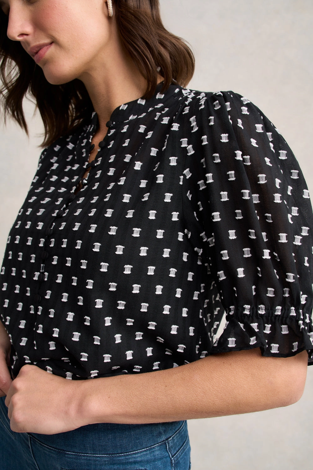 Jacquard Cotton Blouse ?C Black & White Multi NoRoll Hem Technology Drop Shoulder