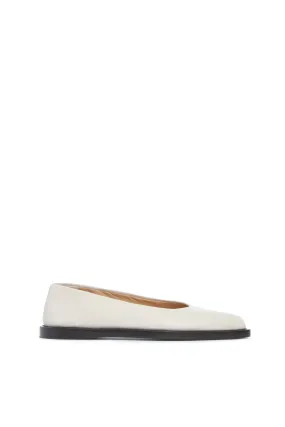 Fashionable Fit Casual Slip-ons Kati Ballerina Flat Shoe in Cream Leather