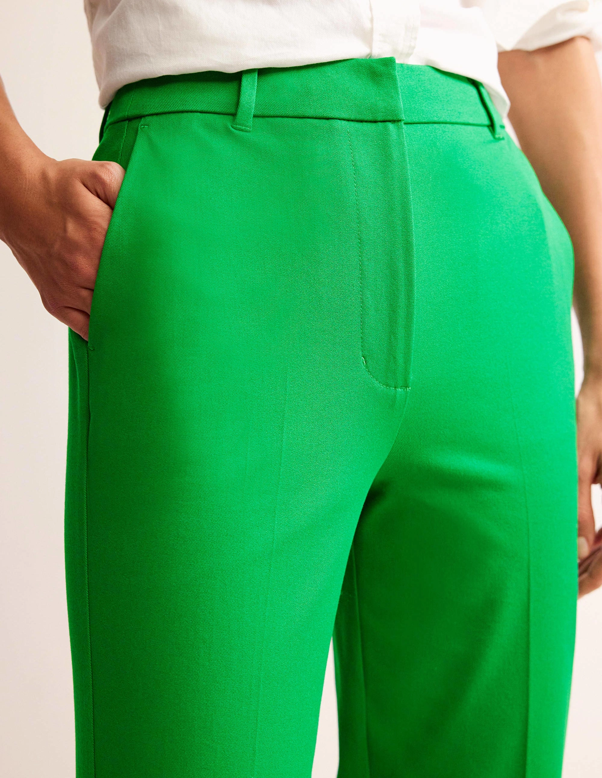 Kew Bi-Stretch Trousers-Green Tambourine Air Circulation Fitted Style