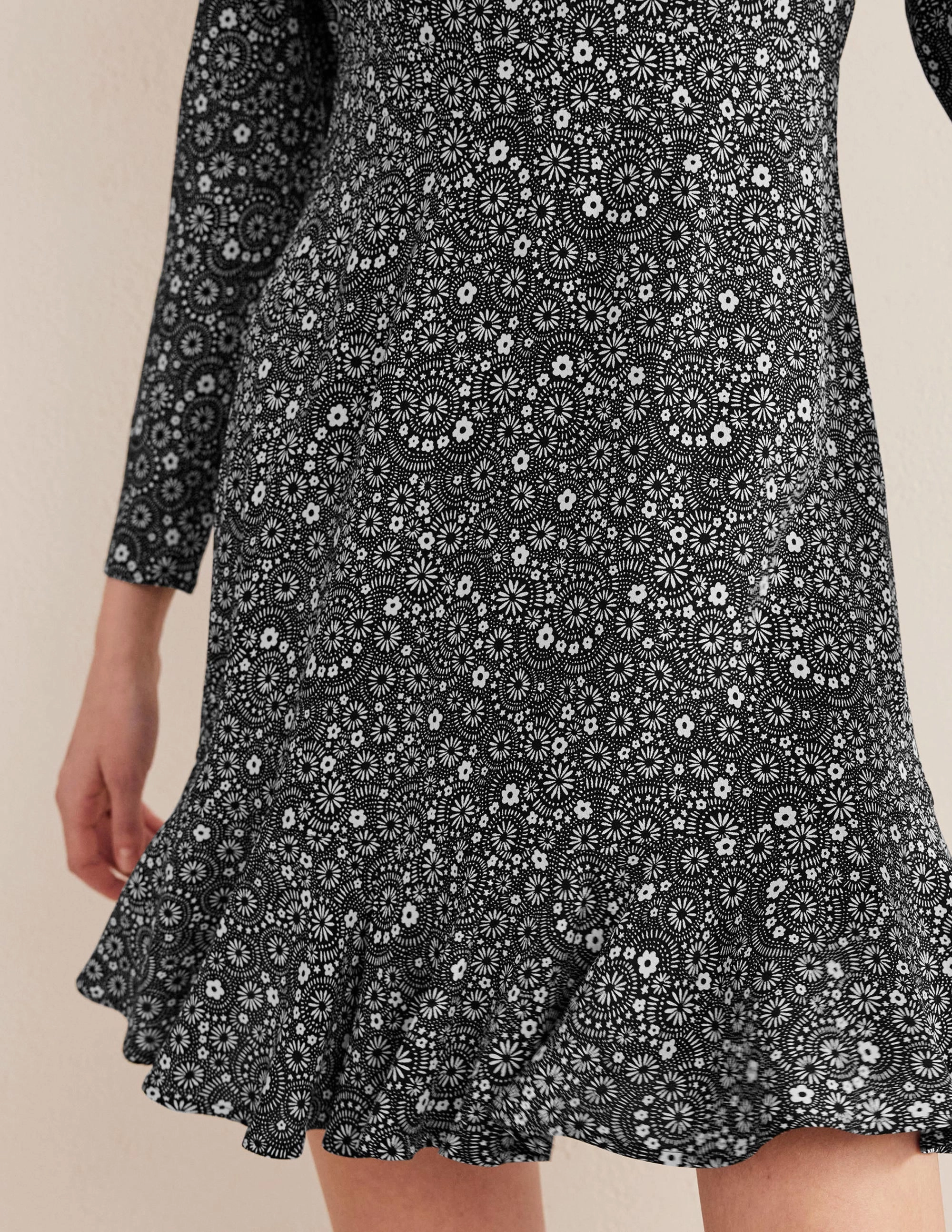 Long Sleeve Flippy Mini Dress-Black, Dotty Daisy Classic Tailoring Timeless Cut