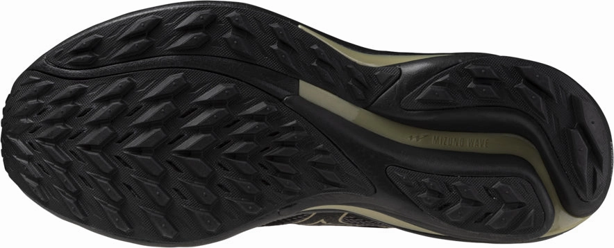Mizuno Wave Rider GORE-TEX 2 Mens Trail Running Shoes - Black running in the countryside