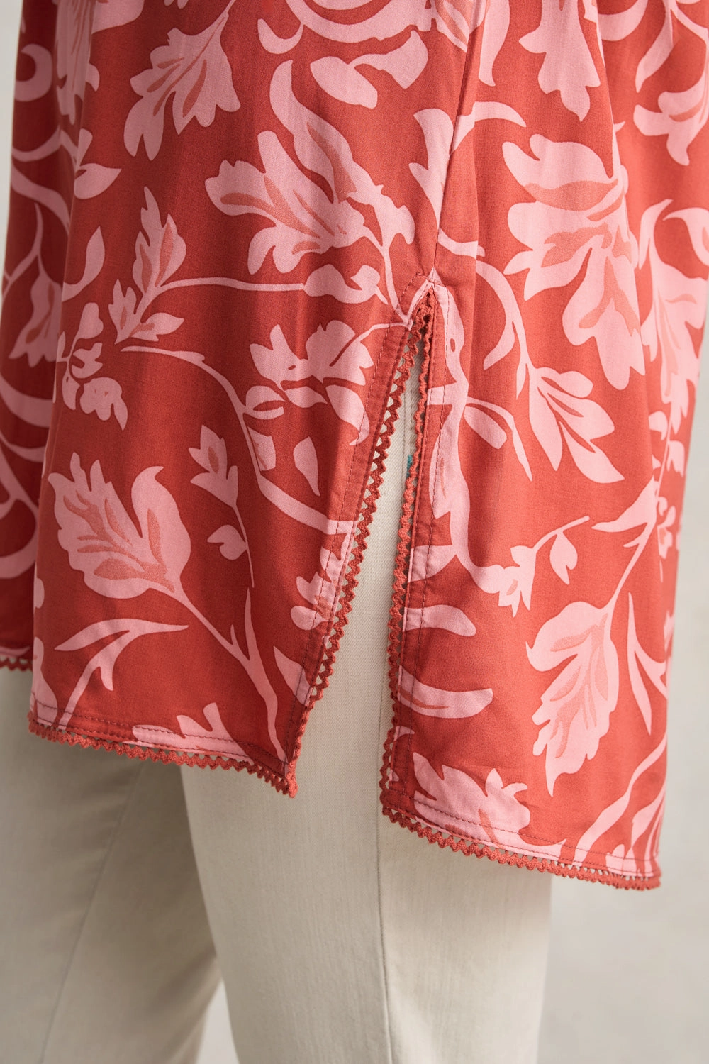 Winter Fashion Trim Detail Kaftan ?C Rosewood Print