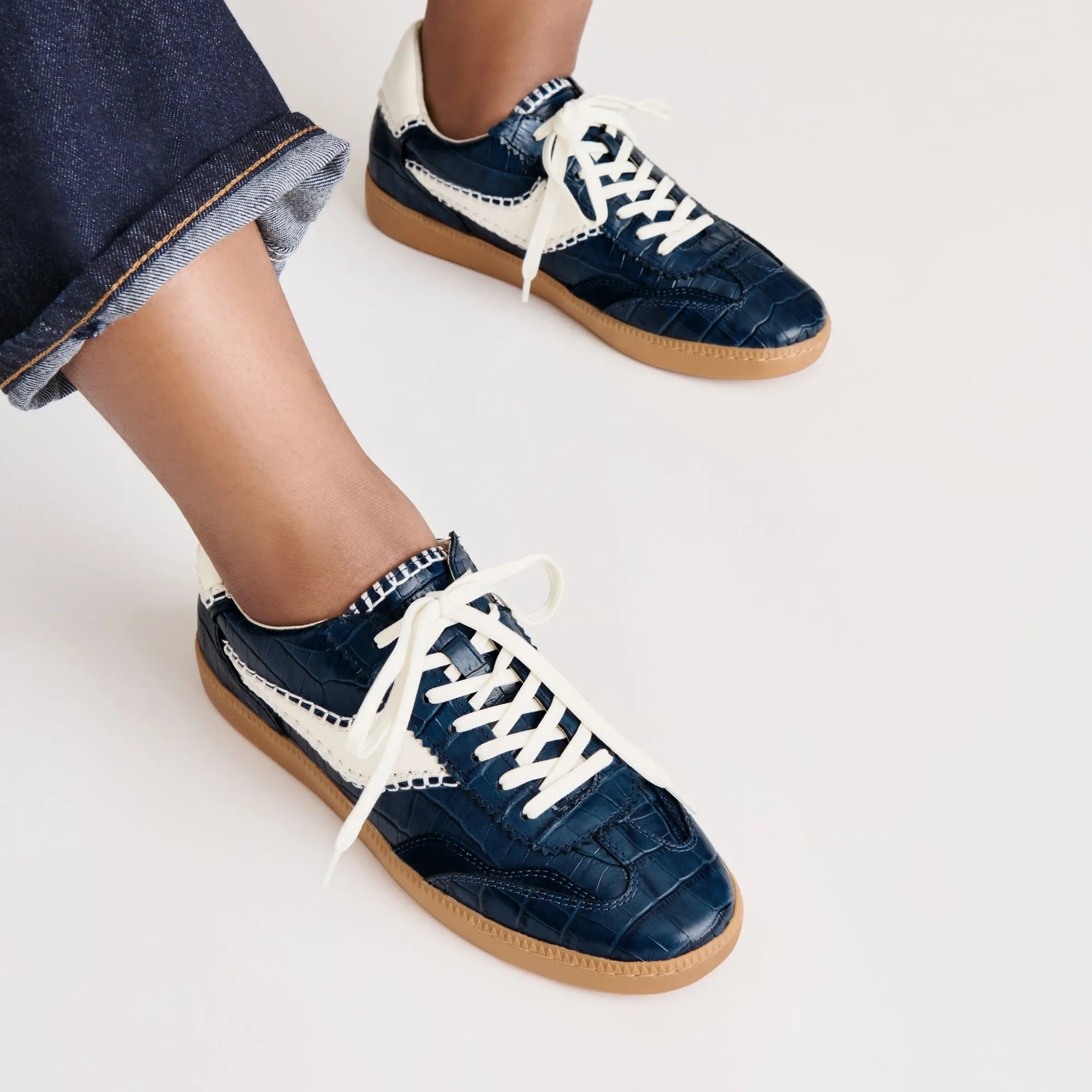 Sleek Comfort Long Hours NOTICE STITCH SNEAKERS INK CROCO EMBOSSED LEATHER