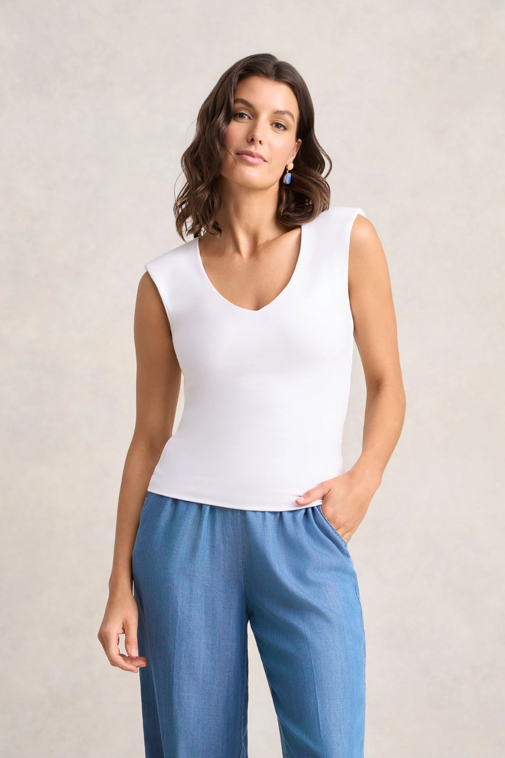 Double Layer Shaping Tank ?C White Ergonomic Fit Design MultiDirectionalStretch