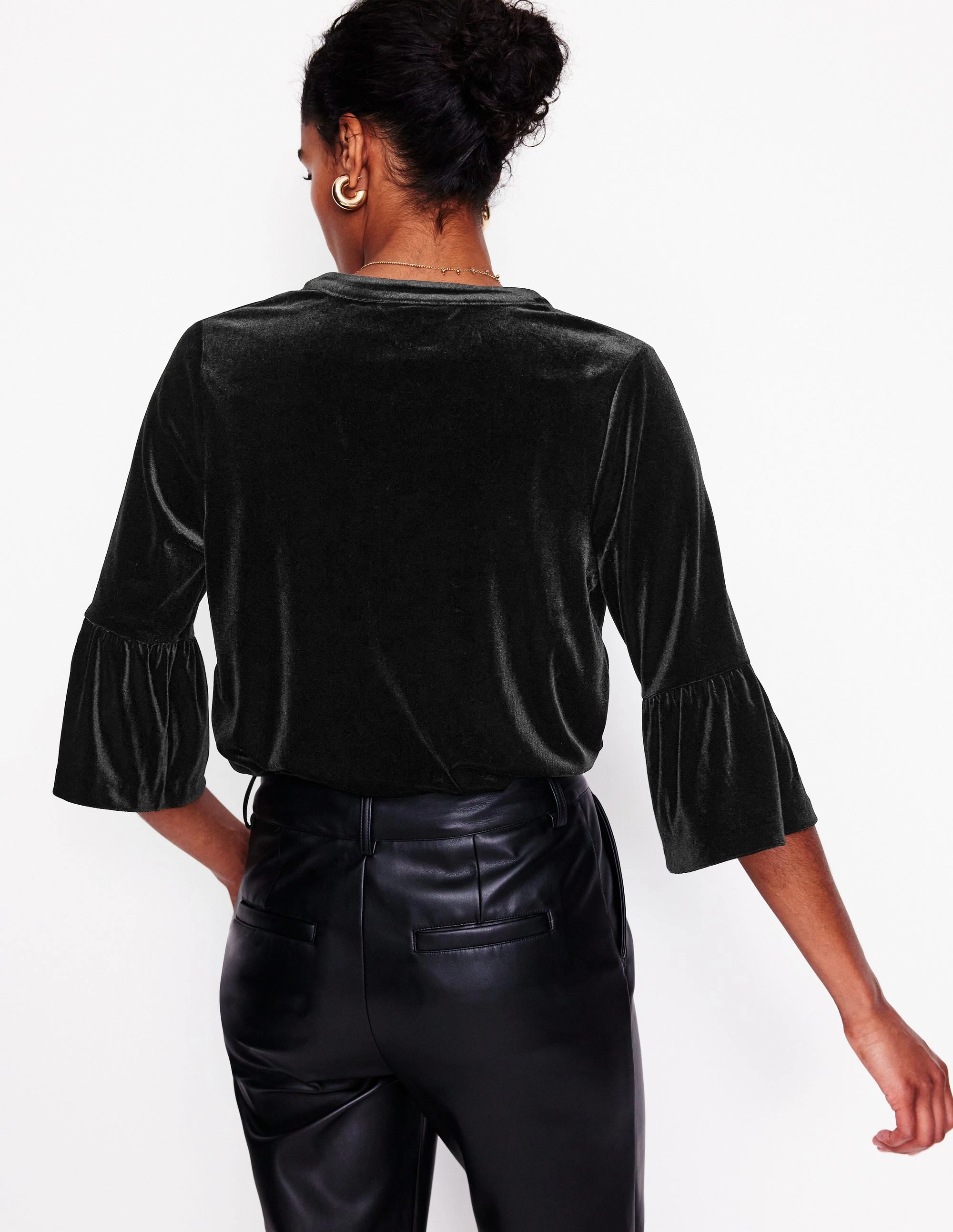 Light Wear Long Lasting Color Notch Neck Frill Velvet Top-Black