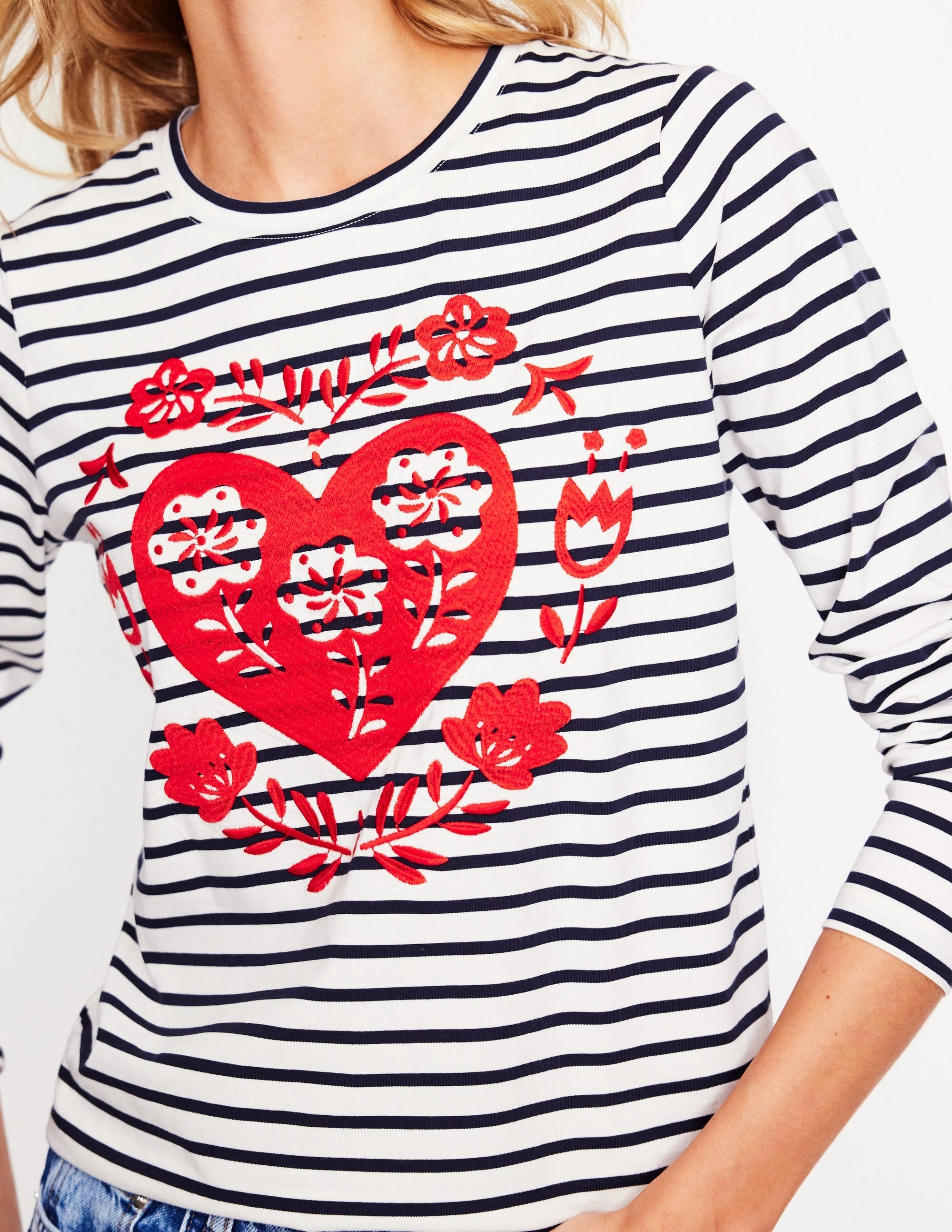 Comfortable AntiPillingTreatment Novelty Long Sleeve Jersey Top-Ivory, Navy Heart