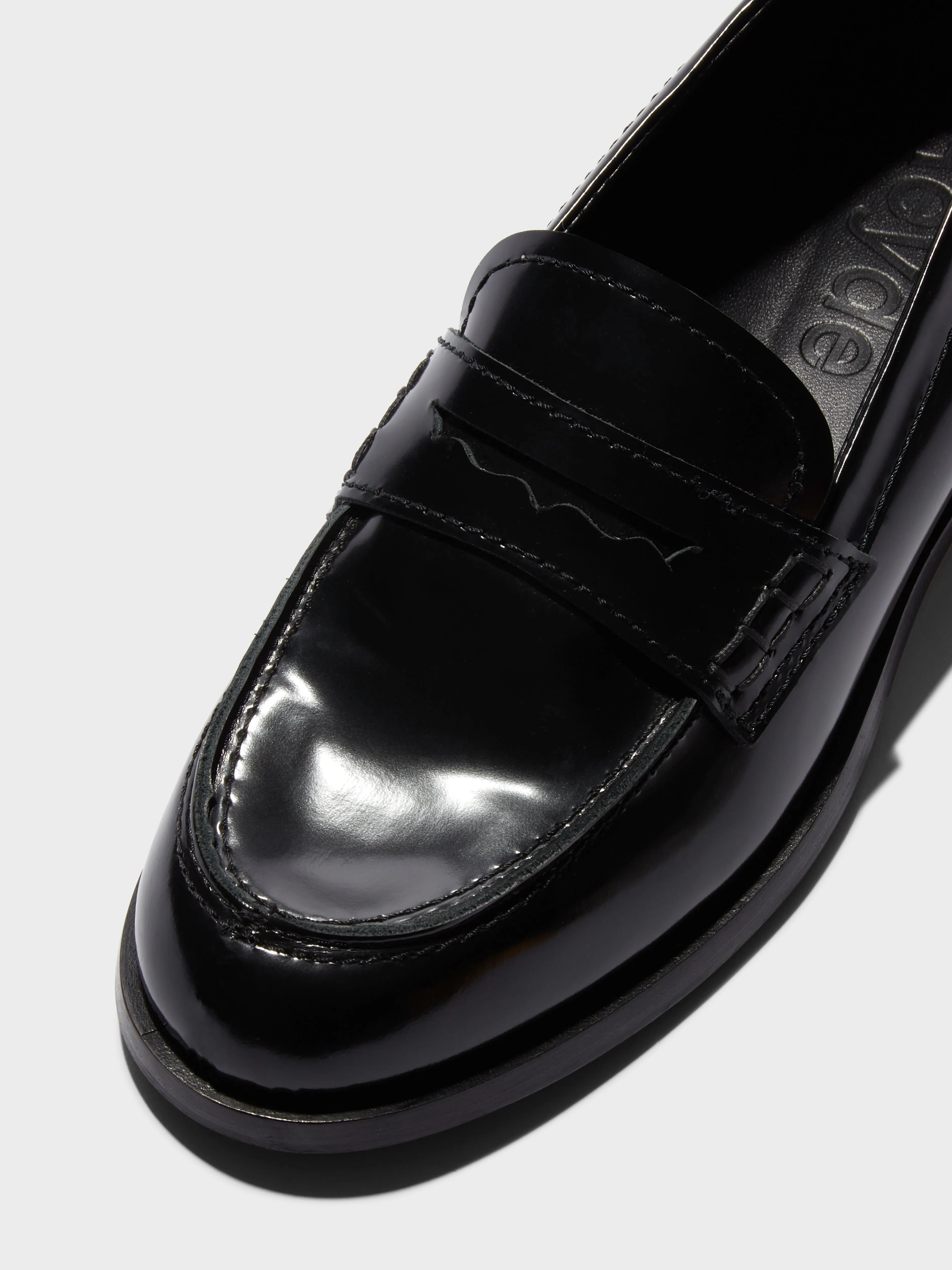Soft Step Oscar Leather Loafers