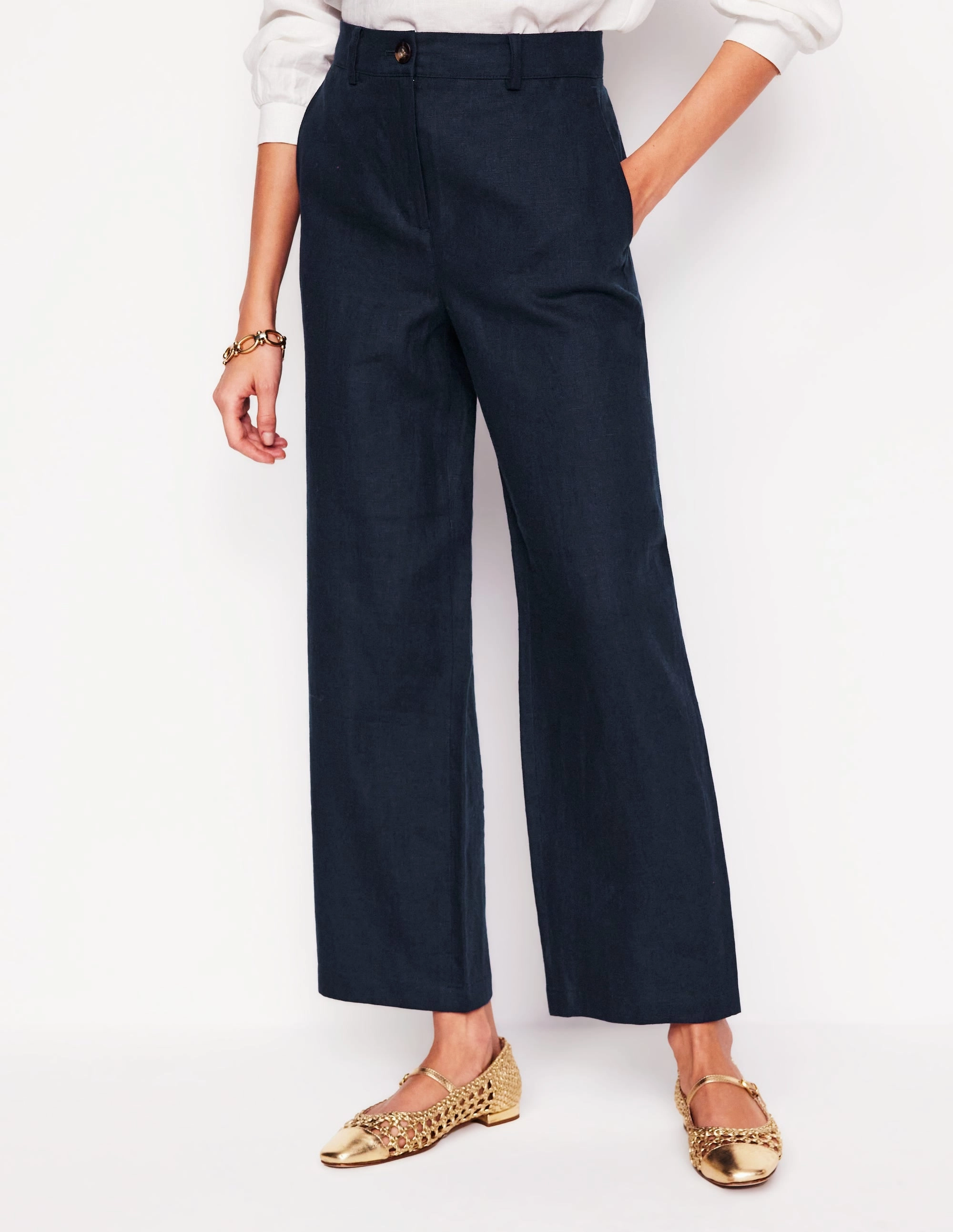 NonChafingEdges FlameRetardantTreatment Westbourne Crop Linen Trousers-Navy