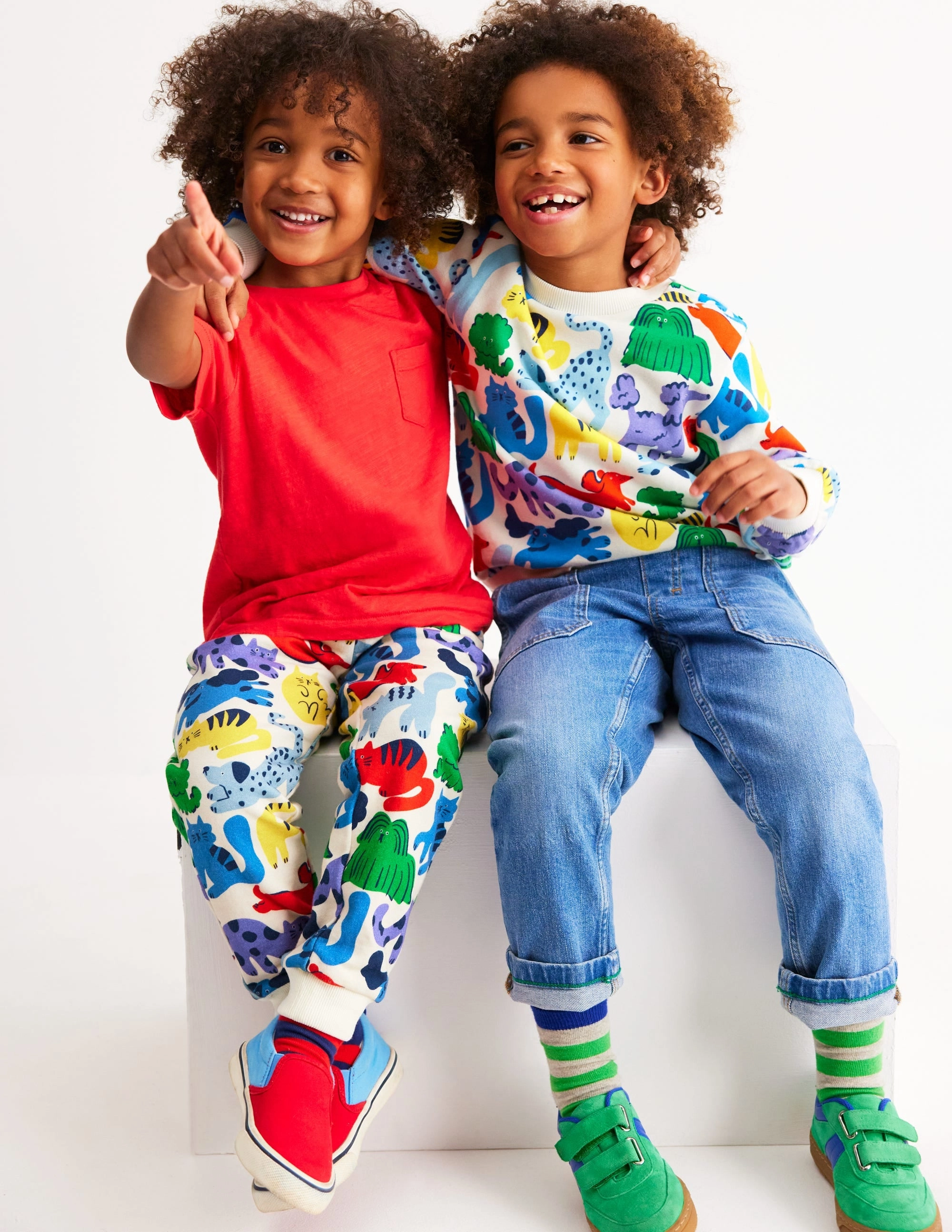 Reinforced Shoulders Printed Sweatshirt-Rainbow Pets