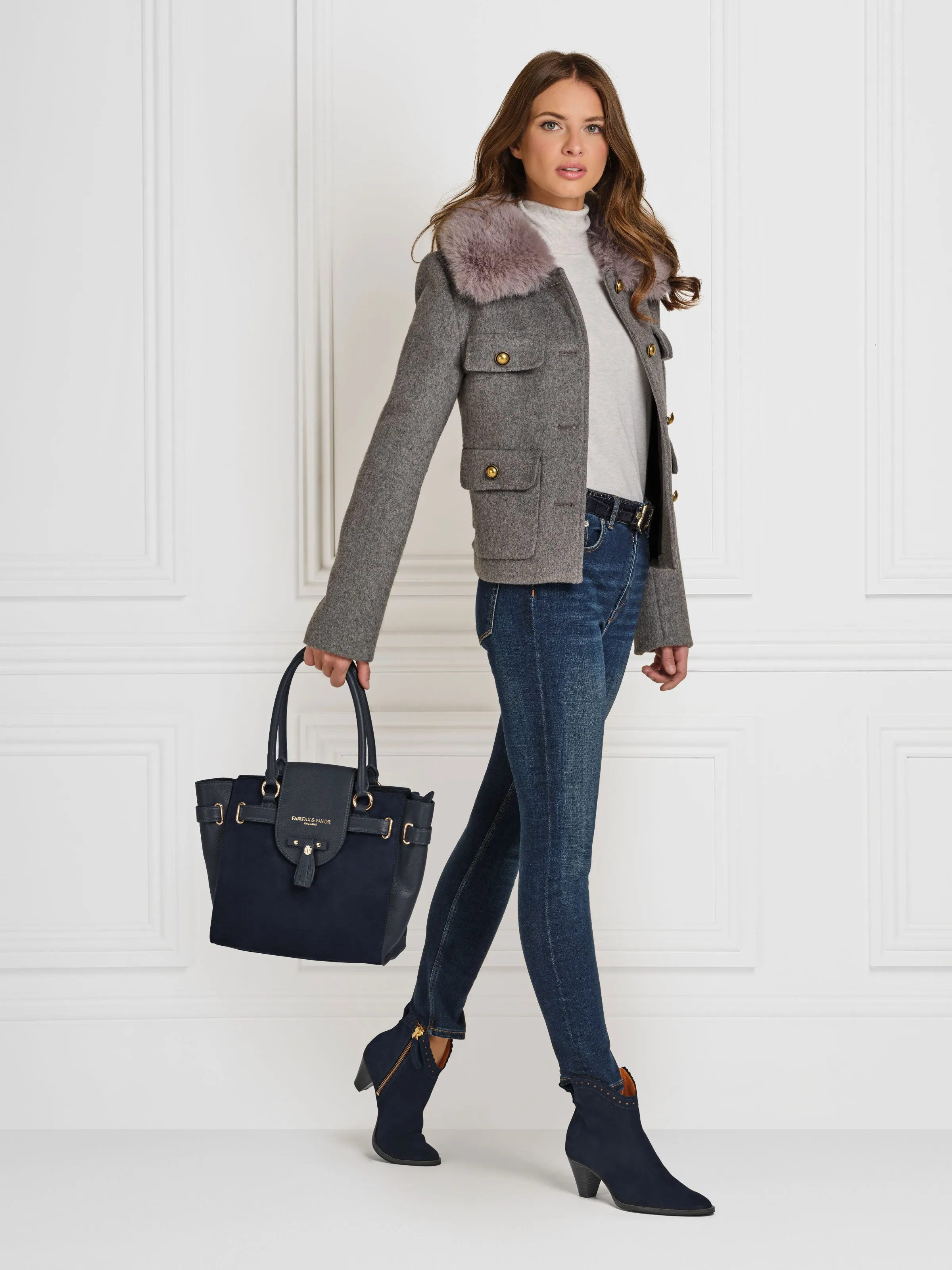 Lightweight Frame Crisp Lines Regina Ankle Boot - Navy