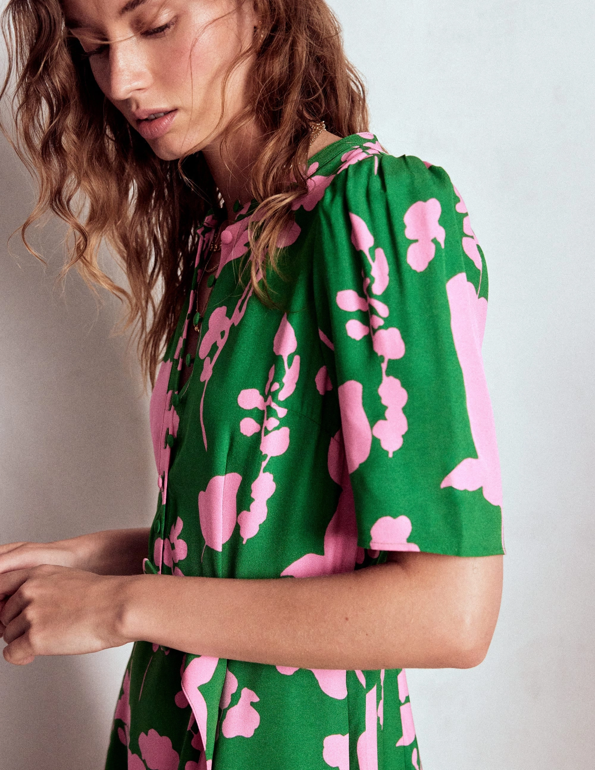 Flattering Waist Kate Puff Sleeve Belted Dress-Highland Green, Dainty Sprigs