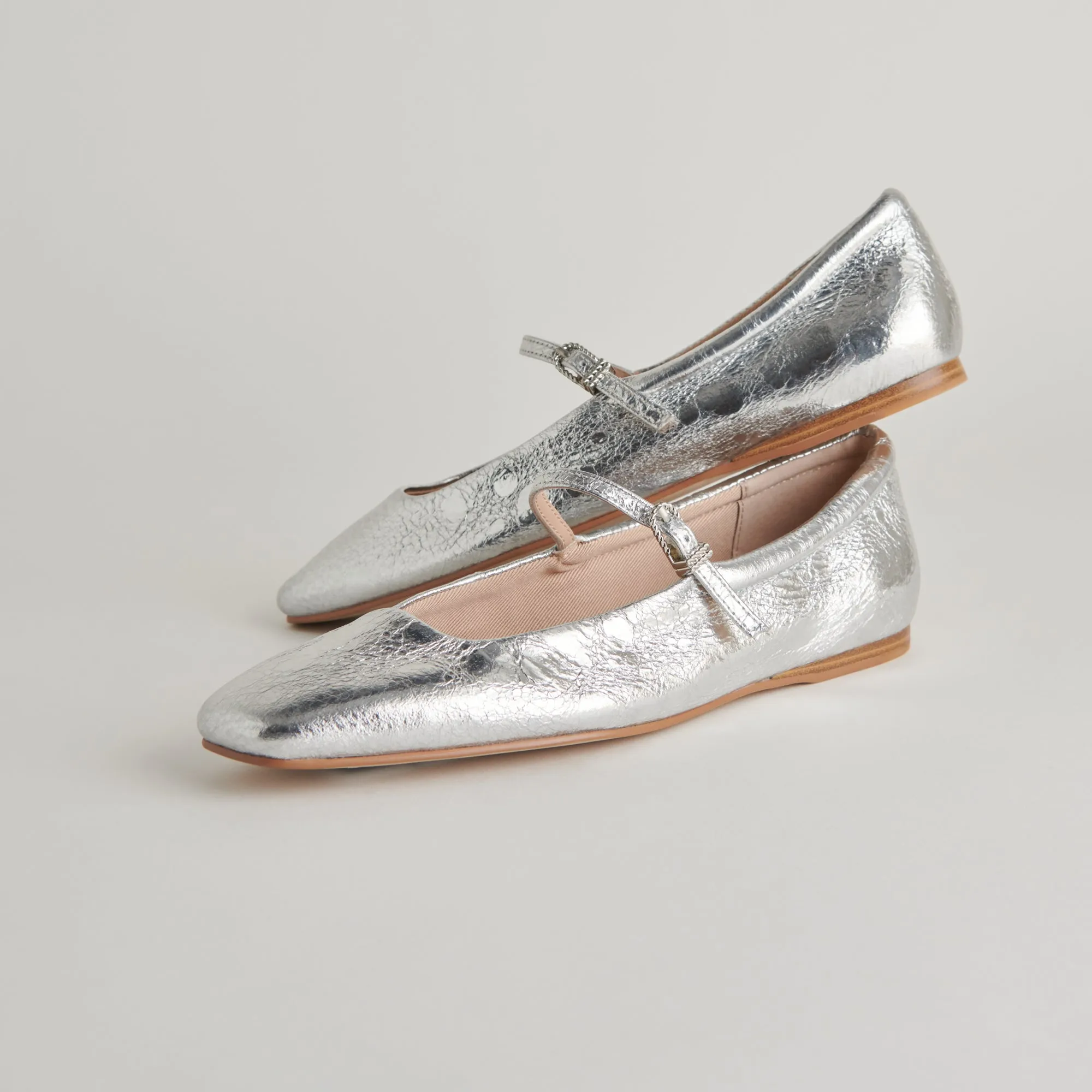 Comfortable Design Shoes Reinforced toe REYES BALLET FLATS SILVER DISTRESSED LEATHER - re:vita