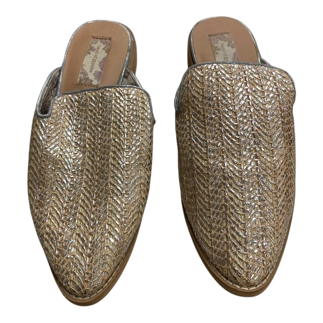 Shoes Flats By Band Of Gypsies In Tan, Size:9 Sand Step Trek Easy