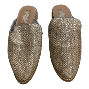 Shoes Flats By Band Of Gypsies In Tan, Size:9 Sand Step Trek Easy