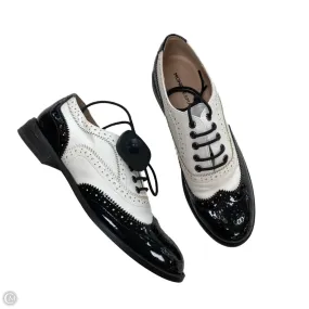 Chic Minimalist Design Shoes Flats By Monroe And Main In Black & White, Size: 7.5