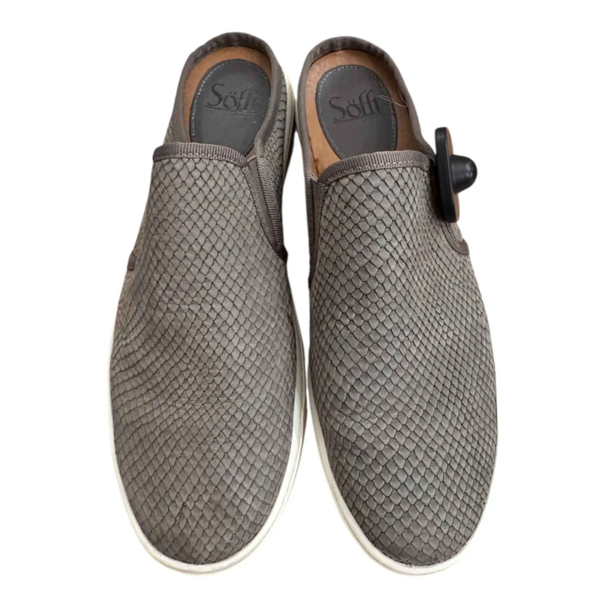 Street Path Light Weight Shoes Flats By Sofft In Grey, Size:9.5