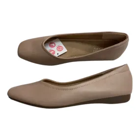 Everyday Luxury Shoes active shoes Shoes Flats By Taryn Rose Shoes In Peach, Size:10