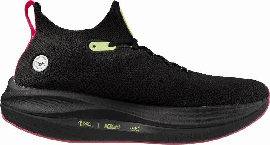 Mizuno Neo Vista Running Shoes - Black post - race celebration