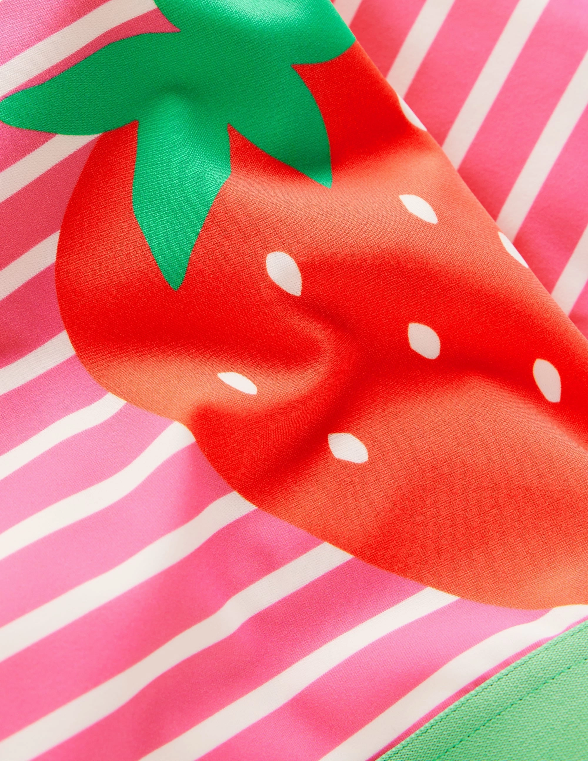 Relaxing Getaway Cropped Rash Vest Set-Strawberry Stripe