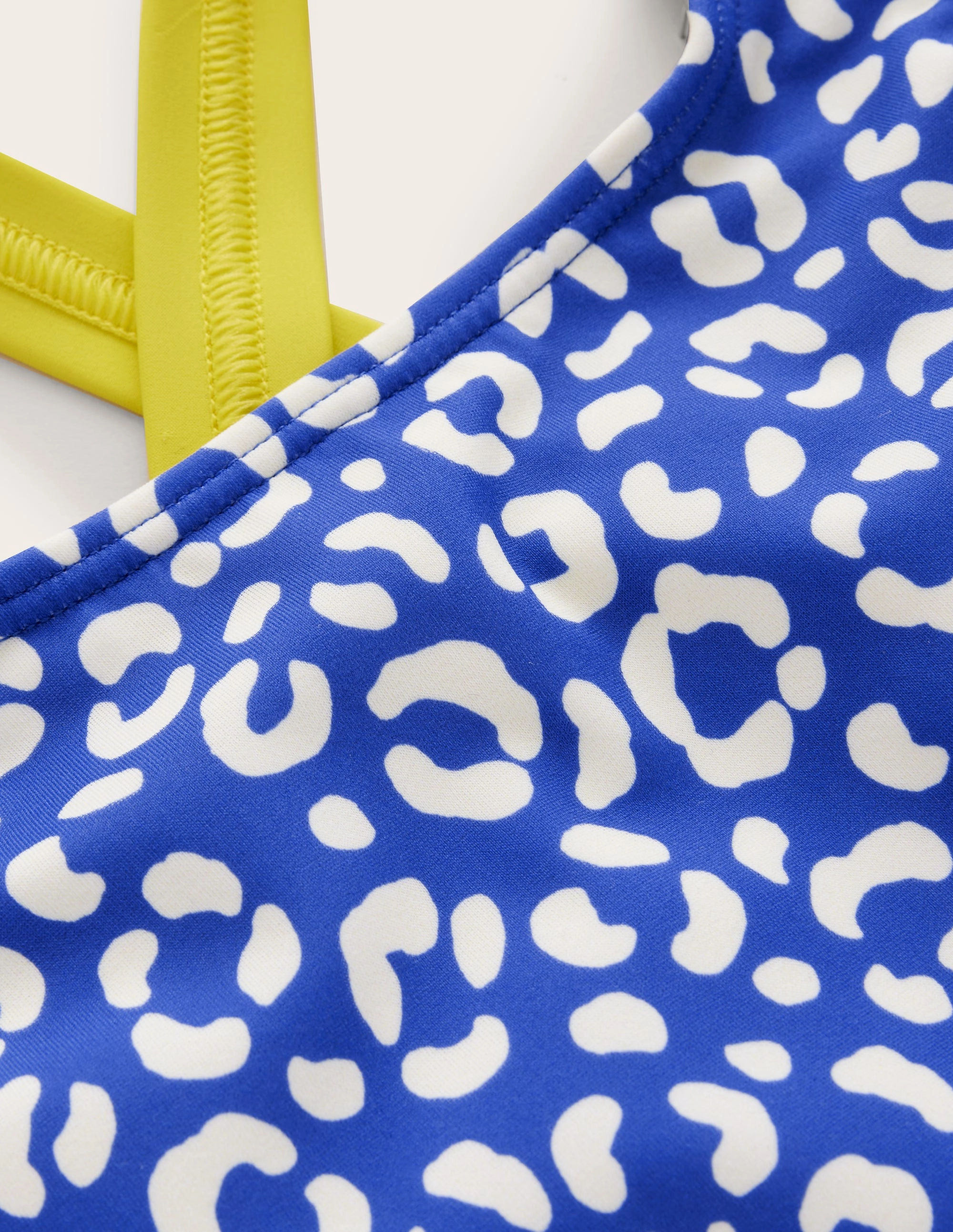 Two-Tone Style Anti Chafing Design Cross Back Bikini Top-Blue Leopard