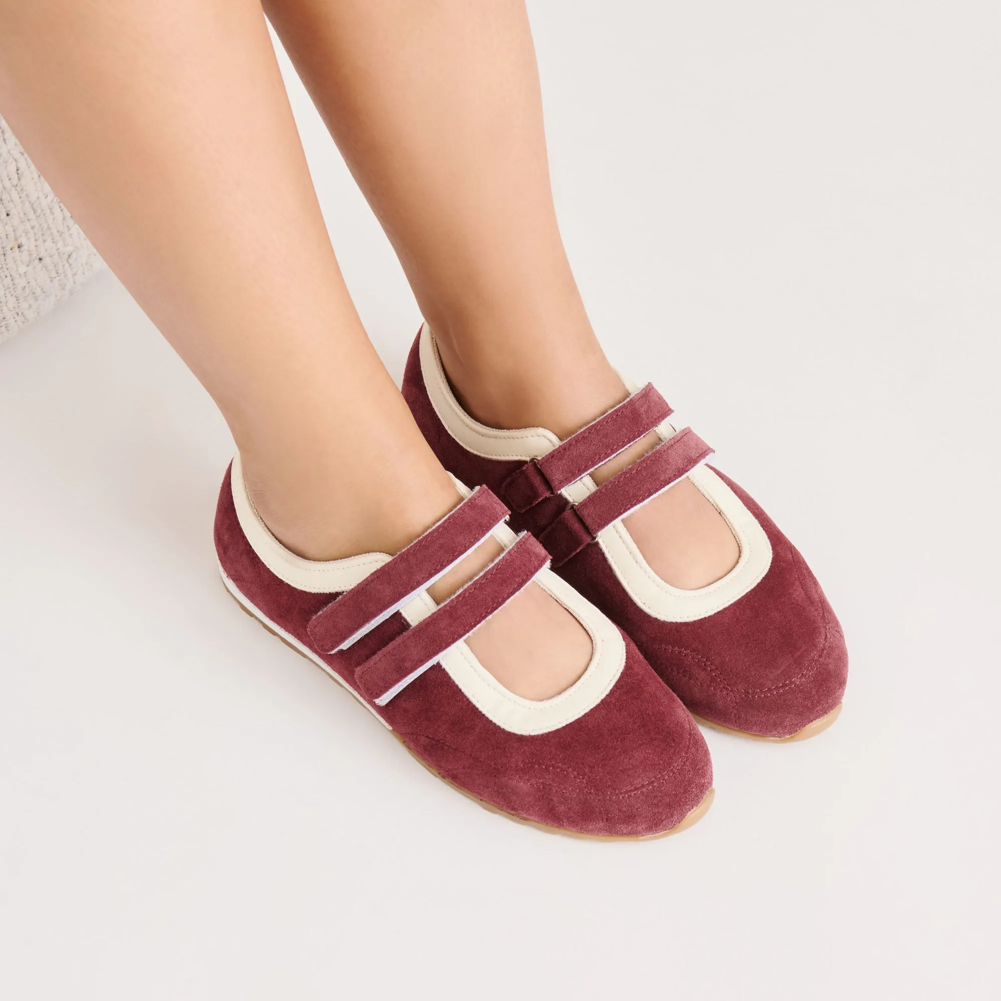 SWAN SNEAKERS BURGUNDY SUEDE Ventilated