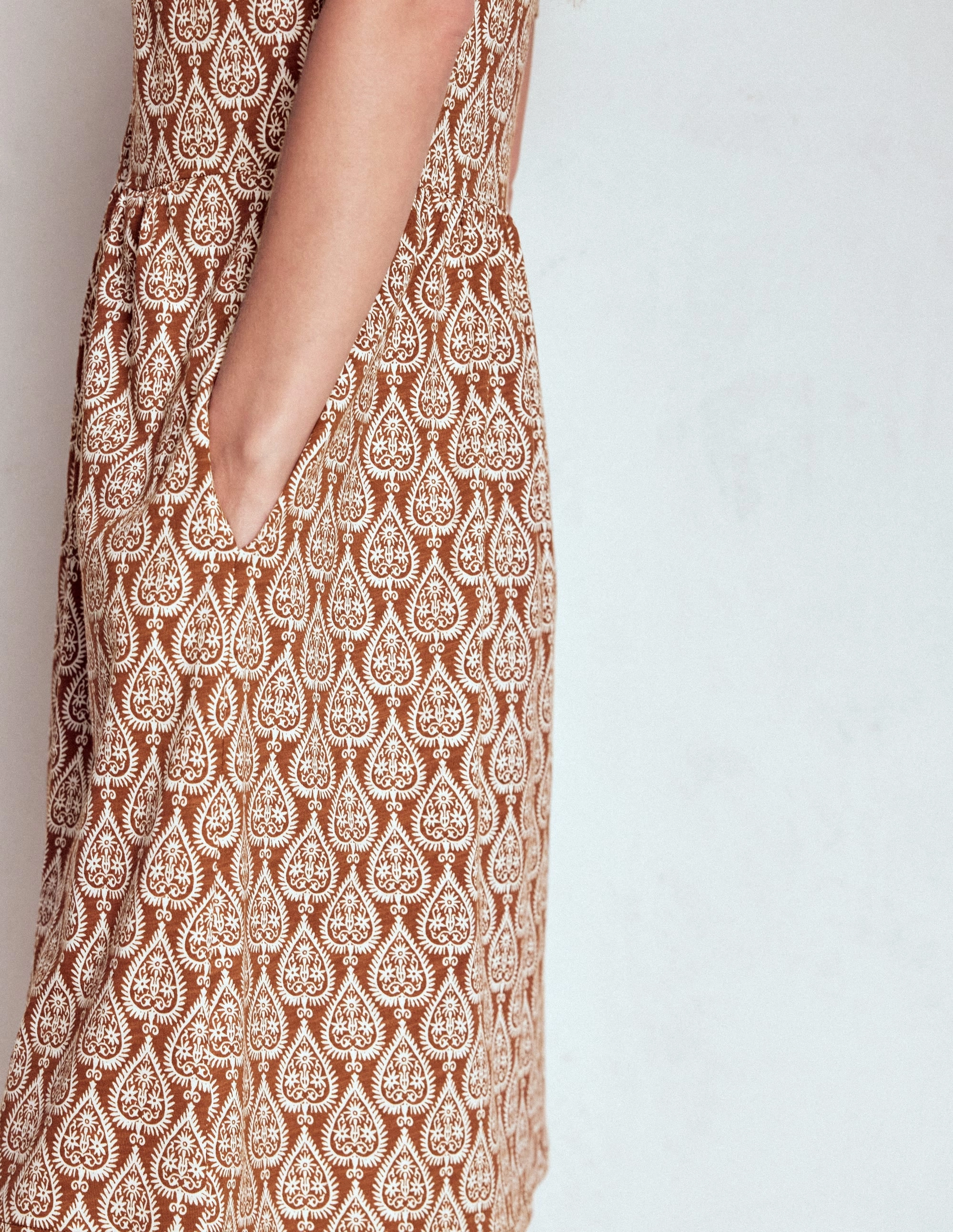 Naomi Short Sleeve Dress-Cognac, Ornate Geo Villa Mood Flexible Mood