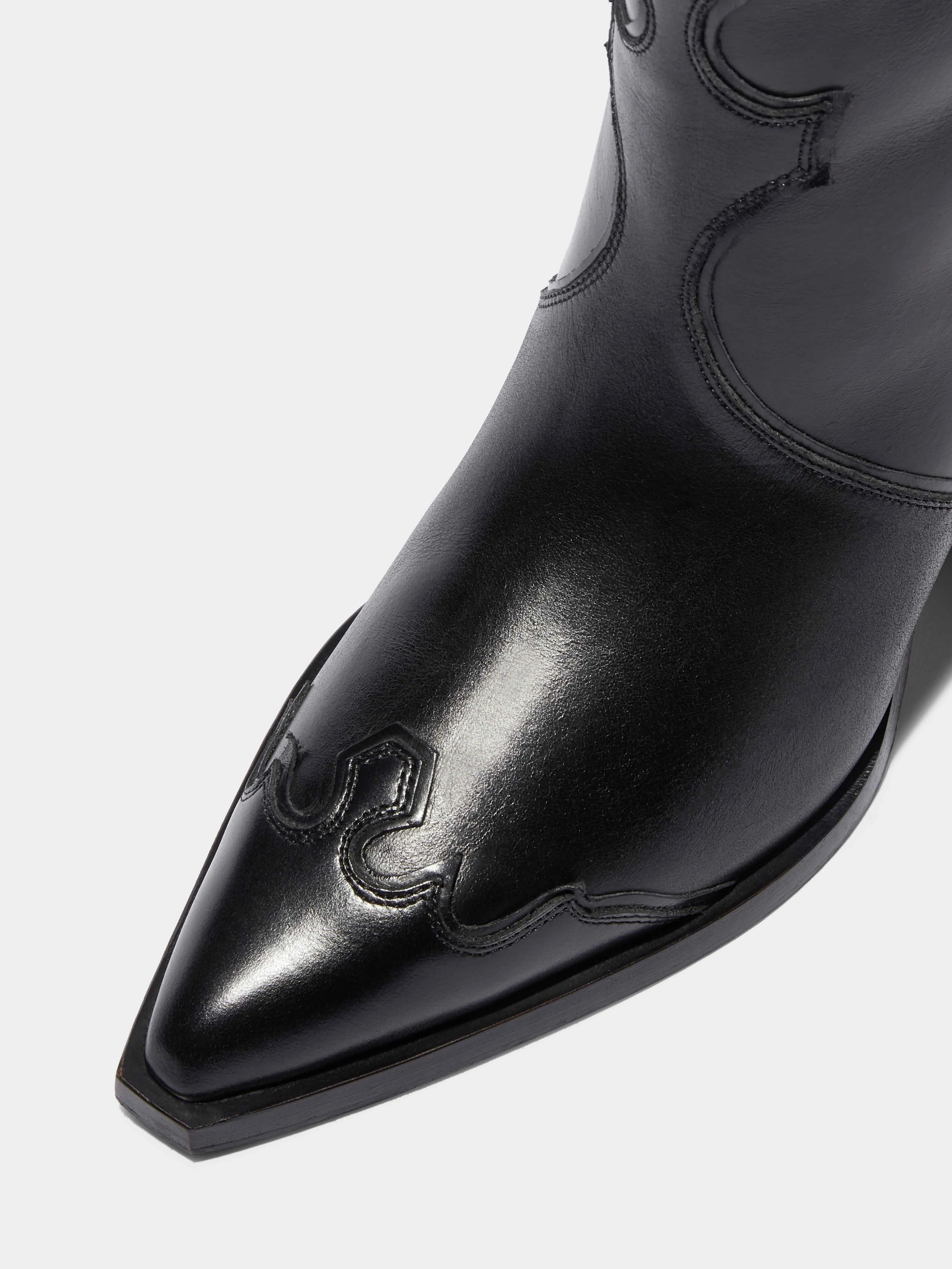 Ariel Cowboy Boots Practical Design