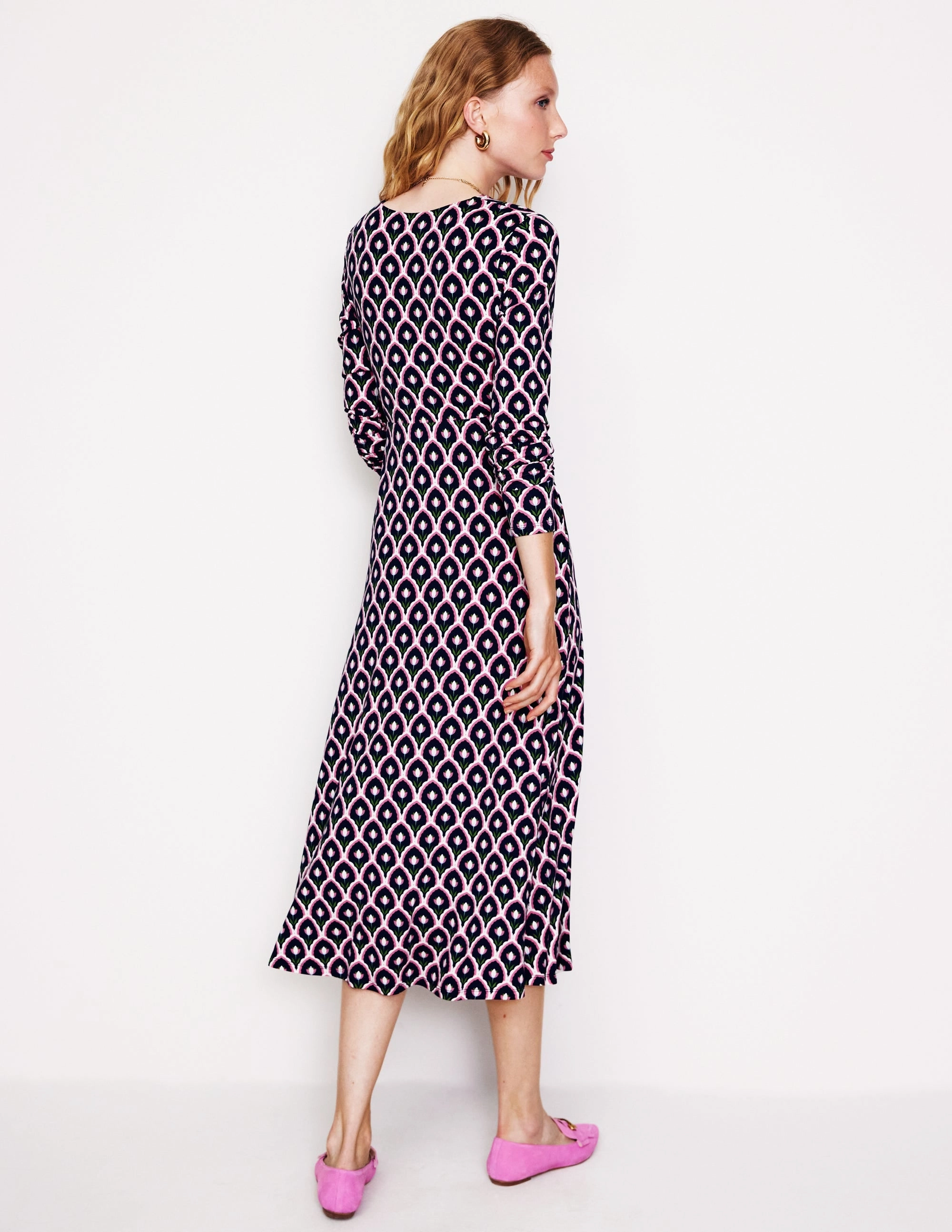 Twisted Waist Jersey Dress-Navy, Tulip Scallop Balanced feel