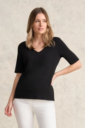 AntiPillingTreatment V-Neck Tee - Black